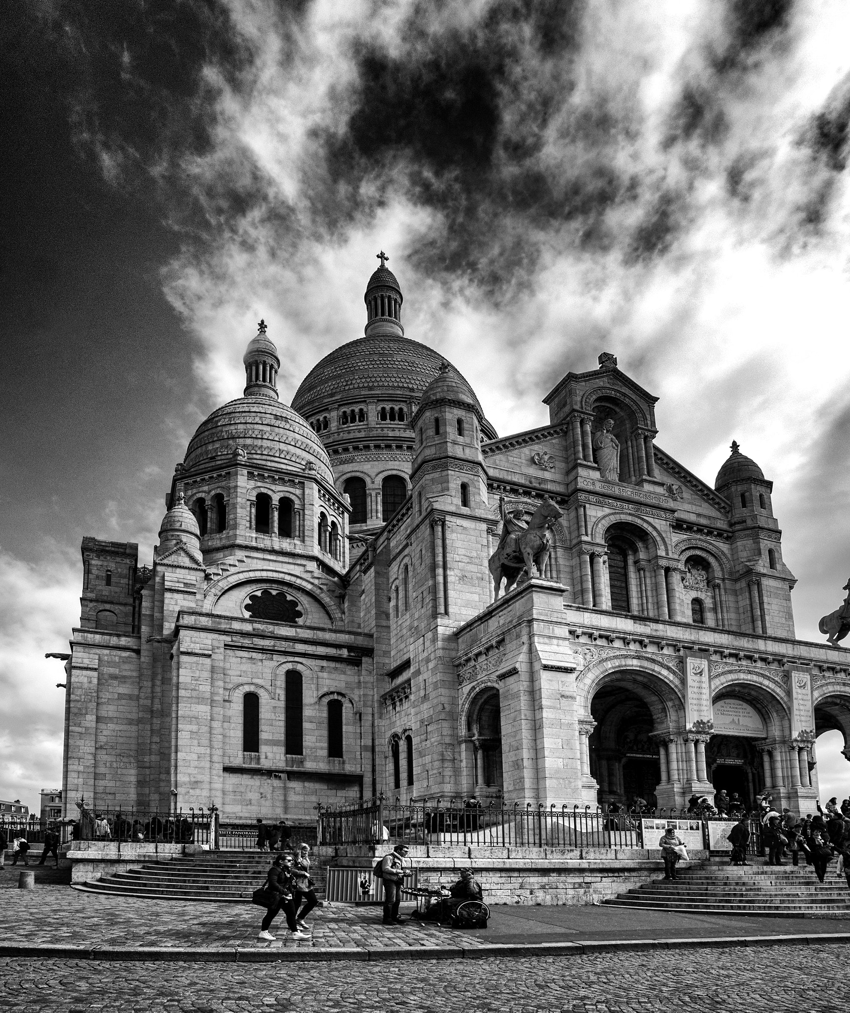 Sony Alpha NEX-7 + Sony E 10-18mm F4 OSS sample photo. At sacre coeur ... photography