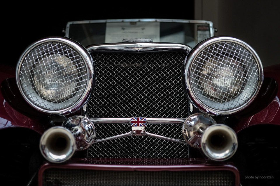 ZEISS Touit 32mm F1.8 sample photo. Car selfie photography