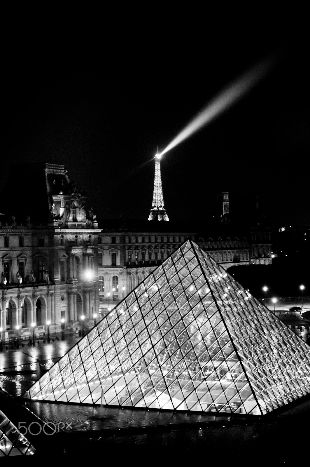 Nikon D300 sample photo. The louvre pyramid and the eiffel tower photography