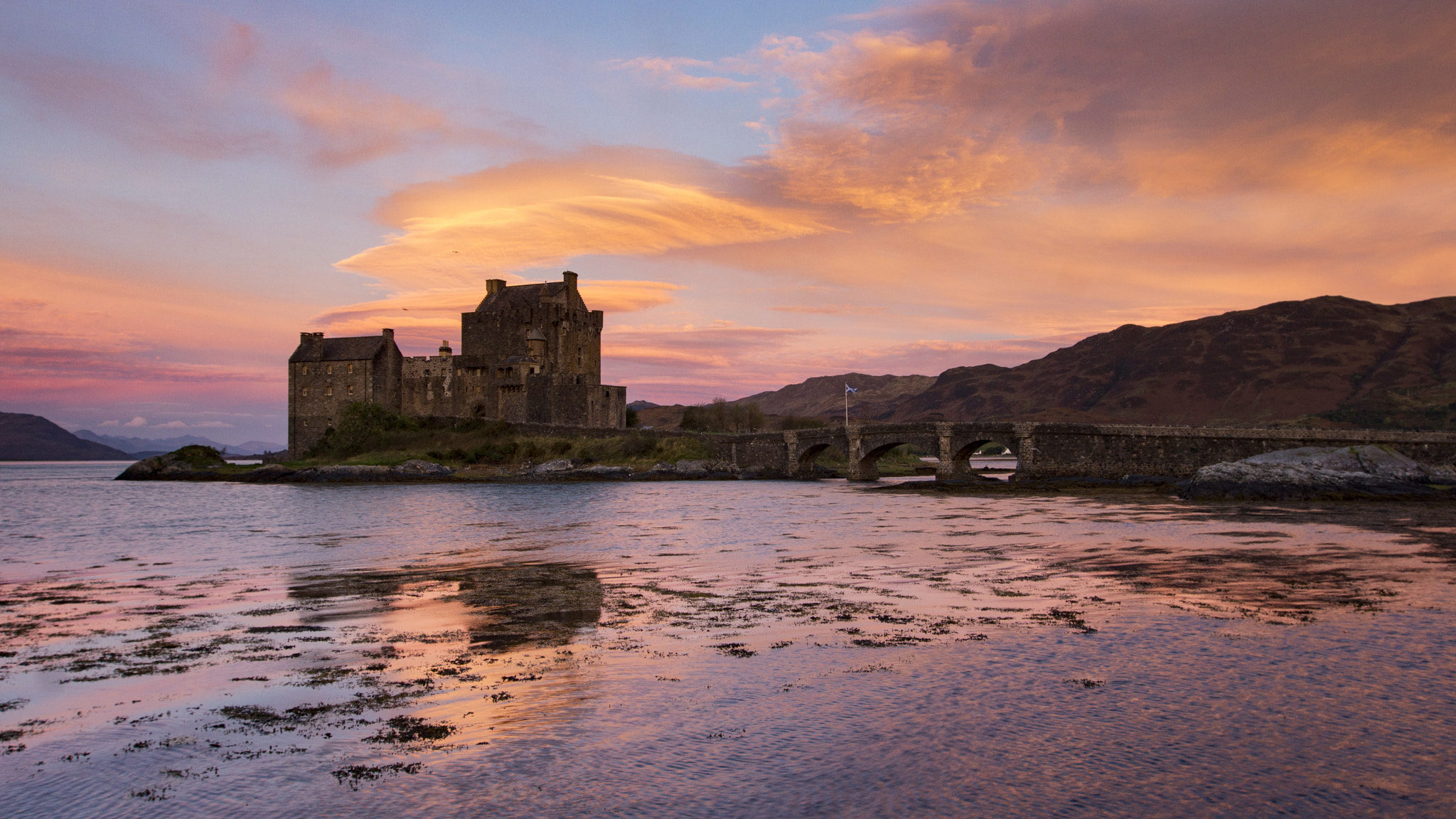 Sony Alpha NEX-7 + Sony DT 50mm F1.8 SAM sample photo. Eilean donan castle photography