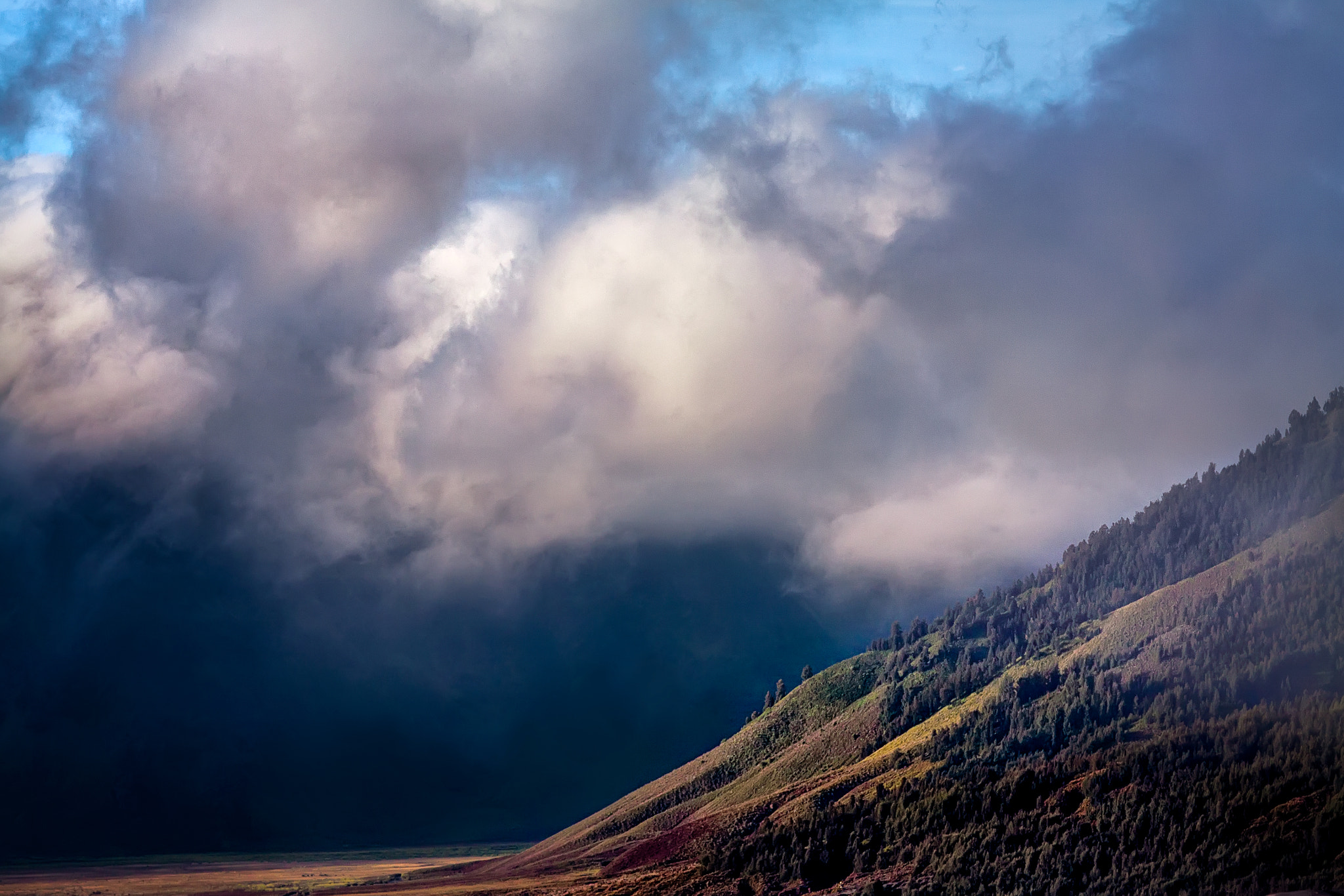 Sigma 70-200mm F2.8 EX DG OS HSM sample photo. Mt bromo cloudy day photography