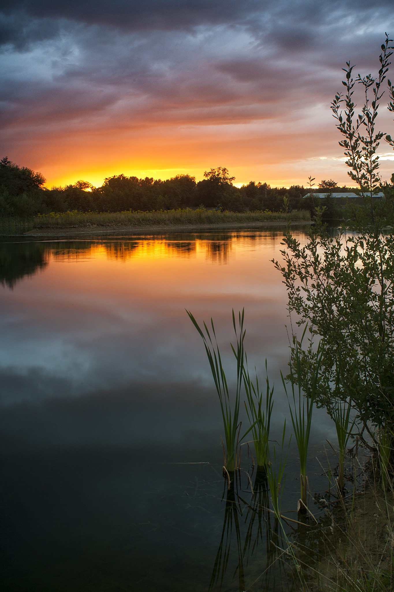 Canon EOS-1D Mark II + Canon EF 28mm F2.8 sample photo. Lake sunset photography