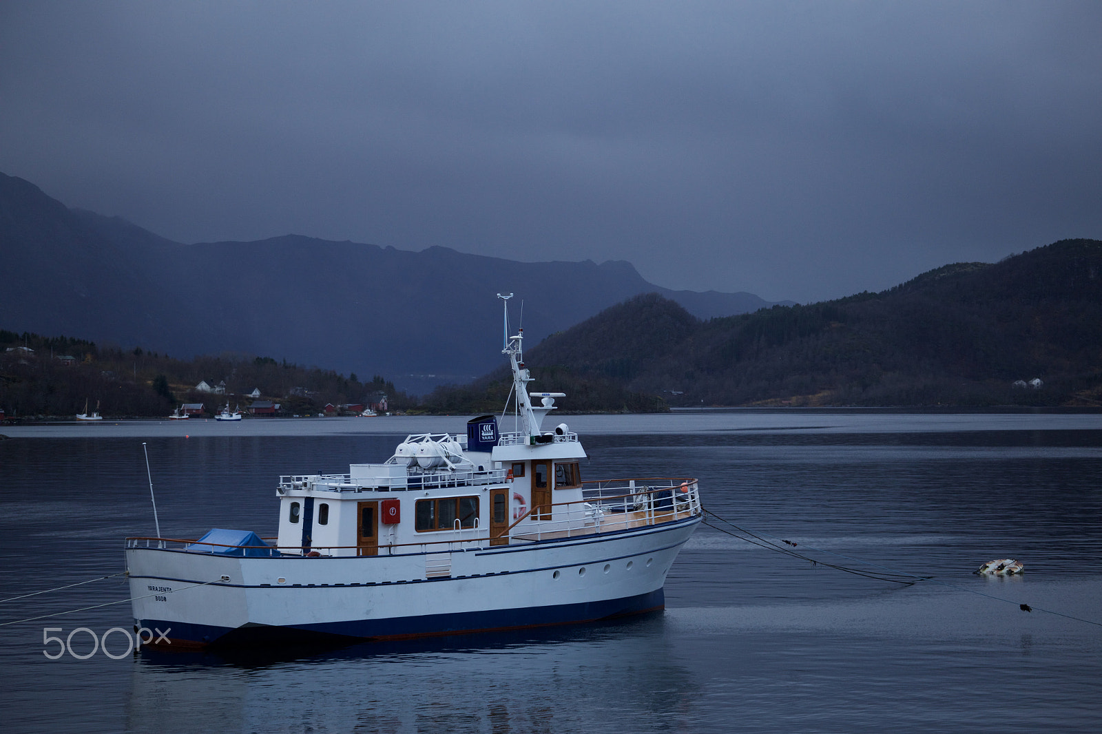 Canon EF 55-200mm F4.5-5.6 II USM sample photo. Lonely boat photography