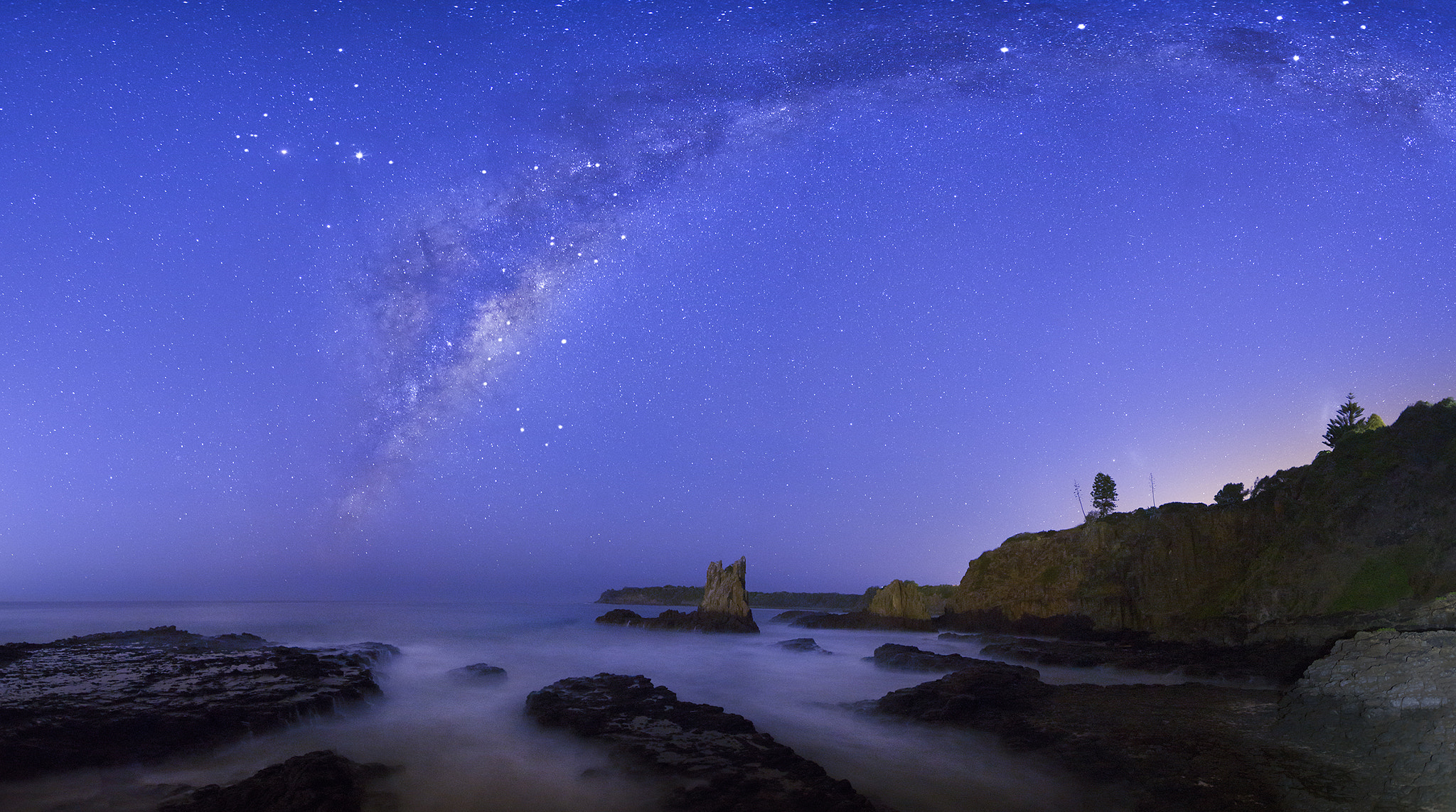 Tokina AT-X Pro 12-24mm F4 (IF) DX sample photo. Milky way over cathedral photography