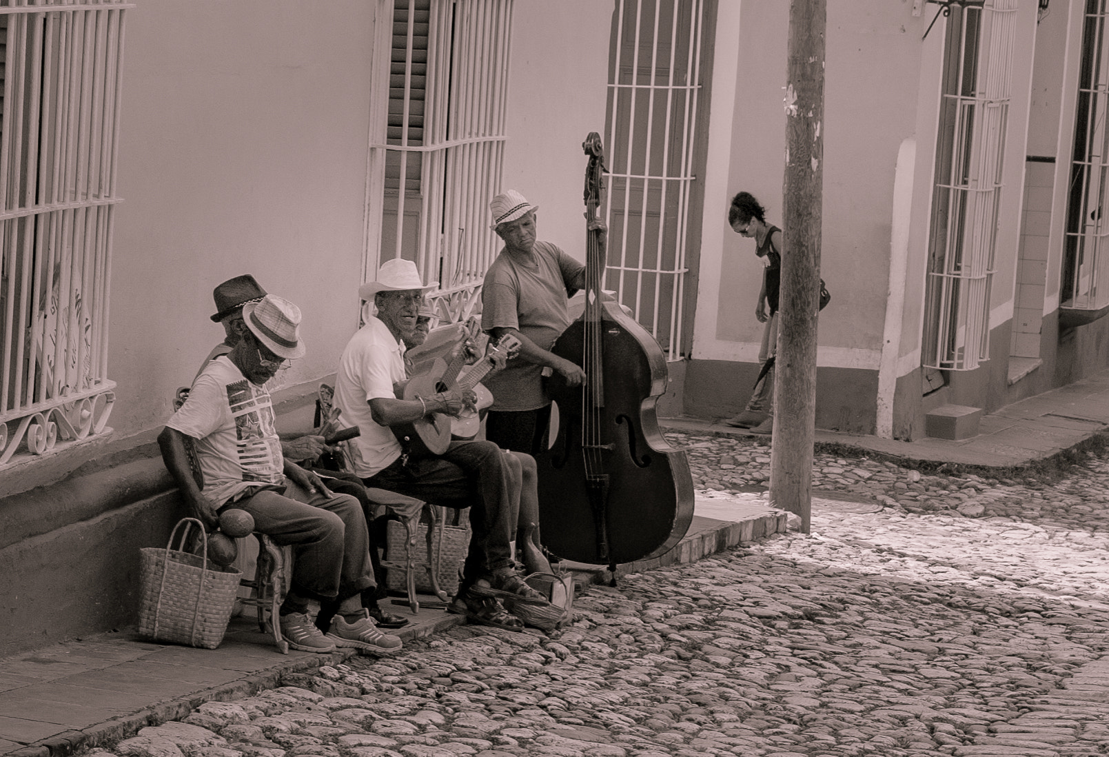 Nikon D70s sample photo. Cuban streetlife photography