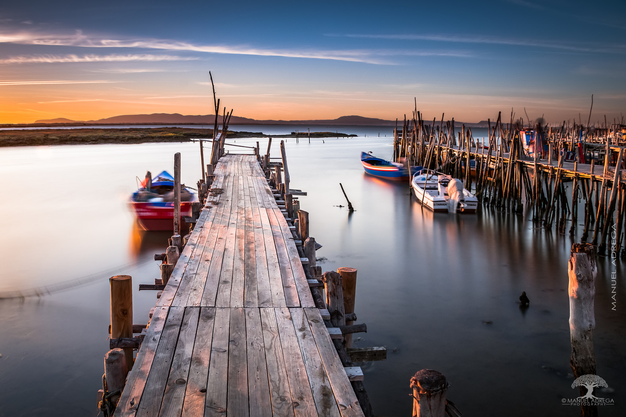 Canon EF-S 18-135mm F3.5-5.6 IS sample photo. Wooden bridges photography