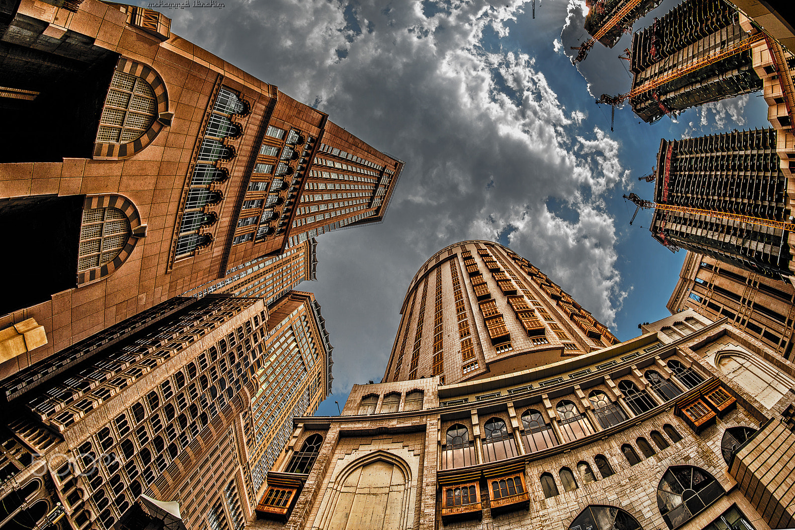 Samyang 12mm F2.8 ED AS NCS Fisheye sample photo. Conversation photography