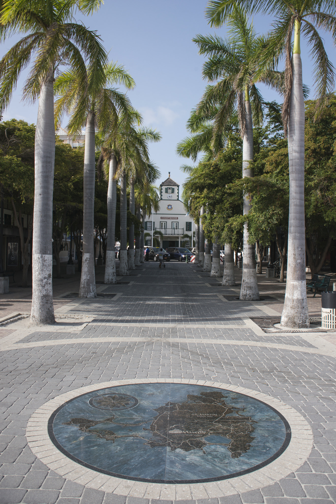 AF Zoom-Nikkor 28-200mm f/3.5-5.6D IF sample photo. Courthouse photography