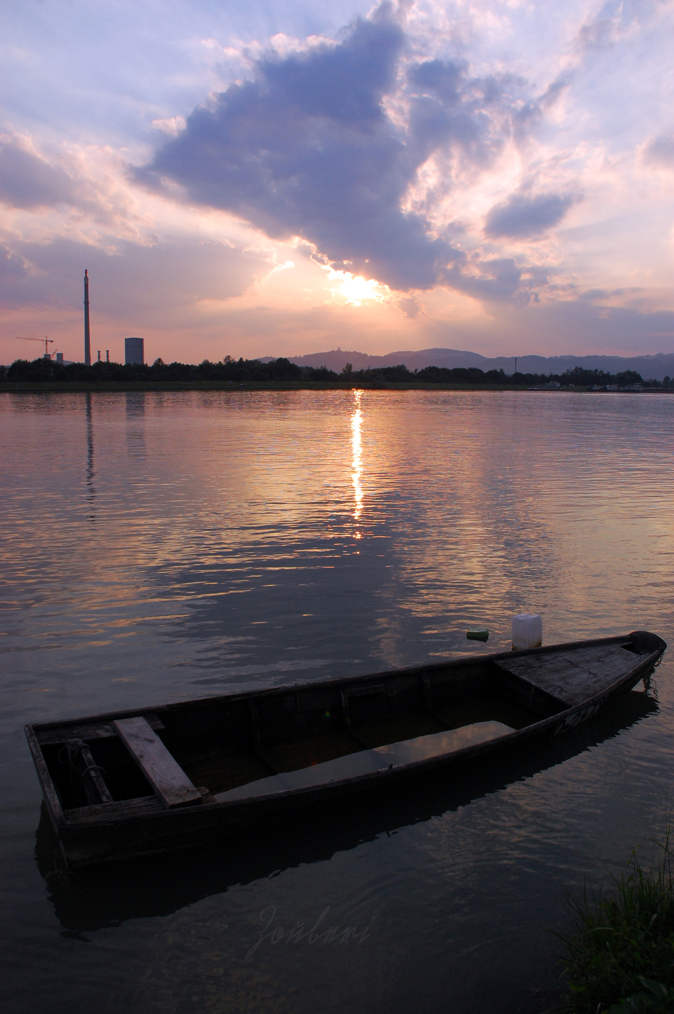Nikon D40 sample photo. Float photography