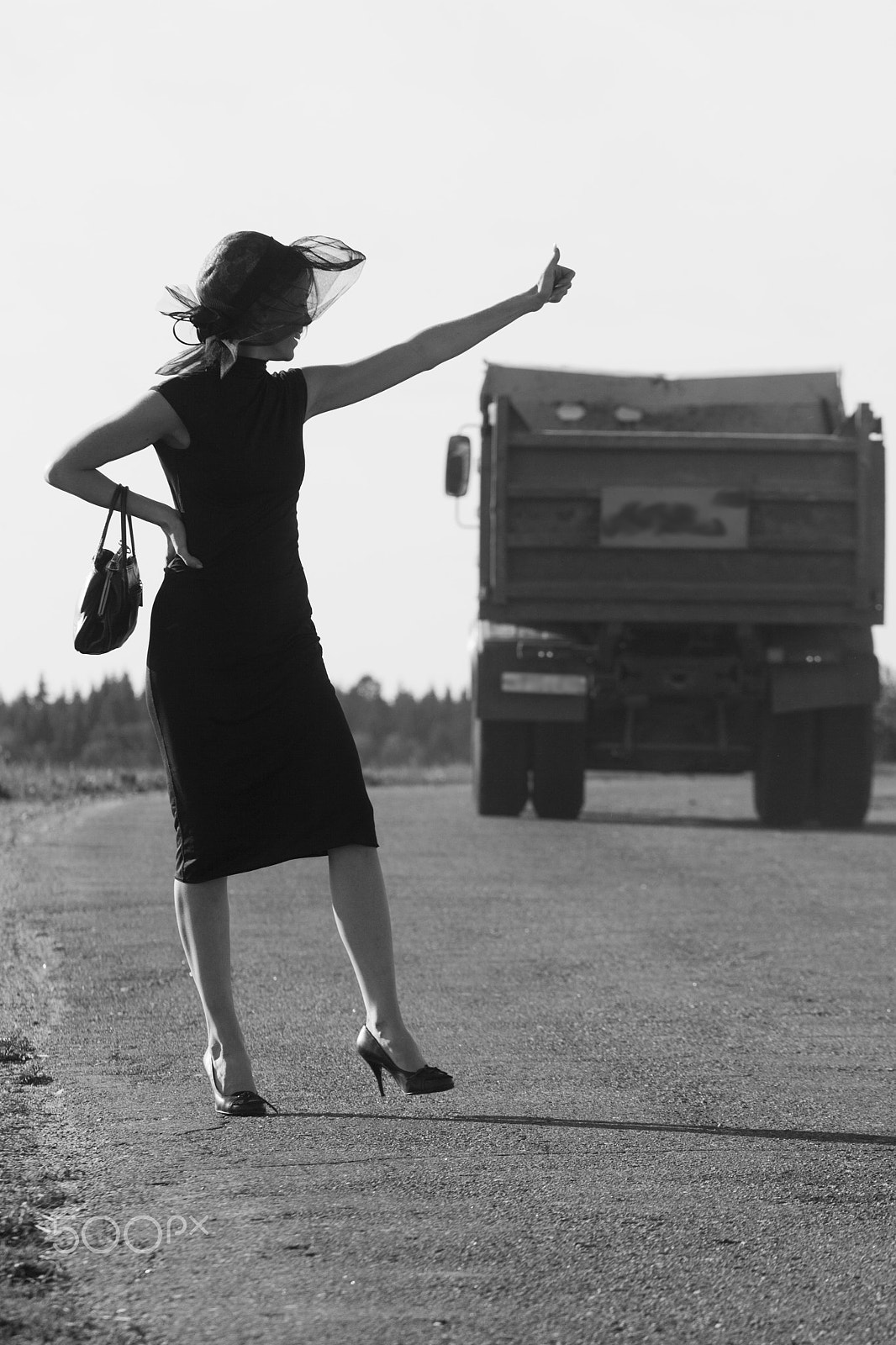 Canon EOS-1D Mark II N sample photo. Woman walking on the road photography