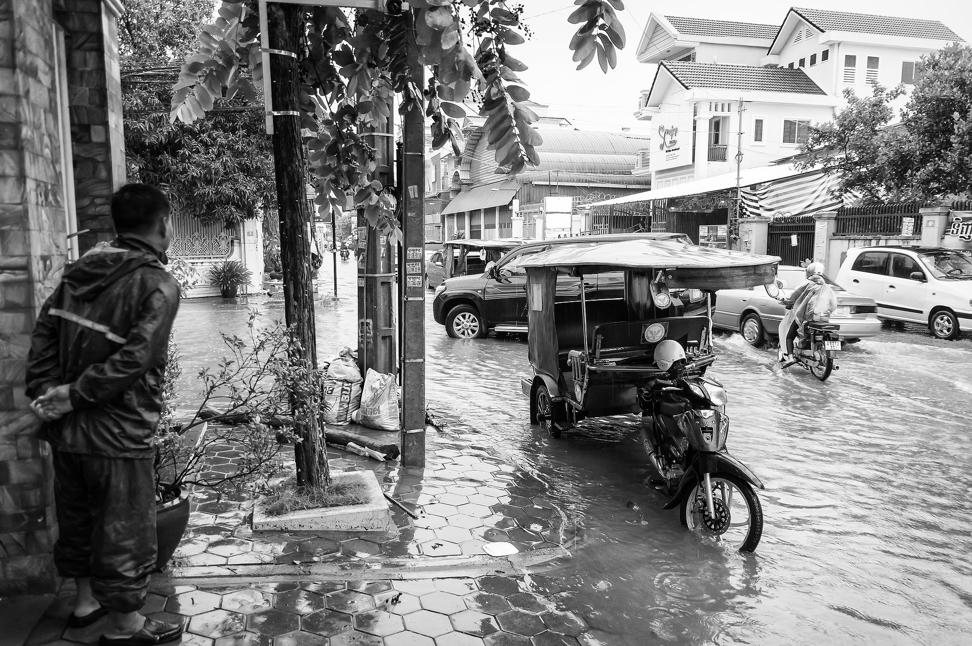 Pentax K-3 + Sigma AF 10-20mm F4-5.6 EX DC sample photo. Flooded monday photography