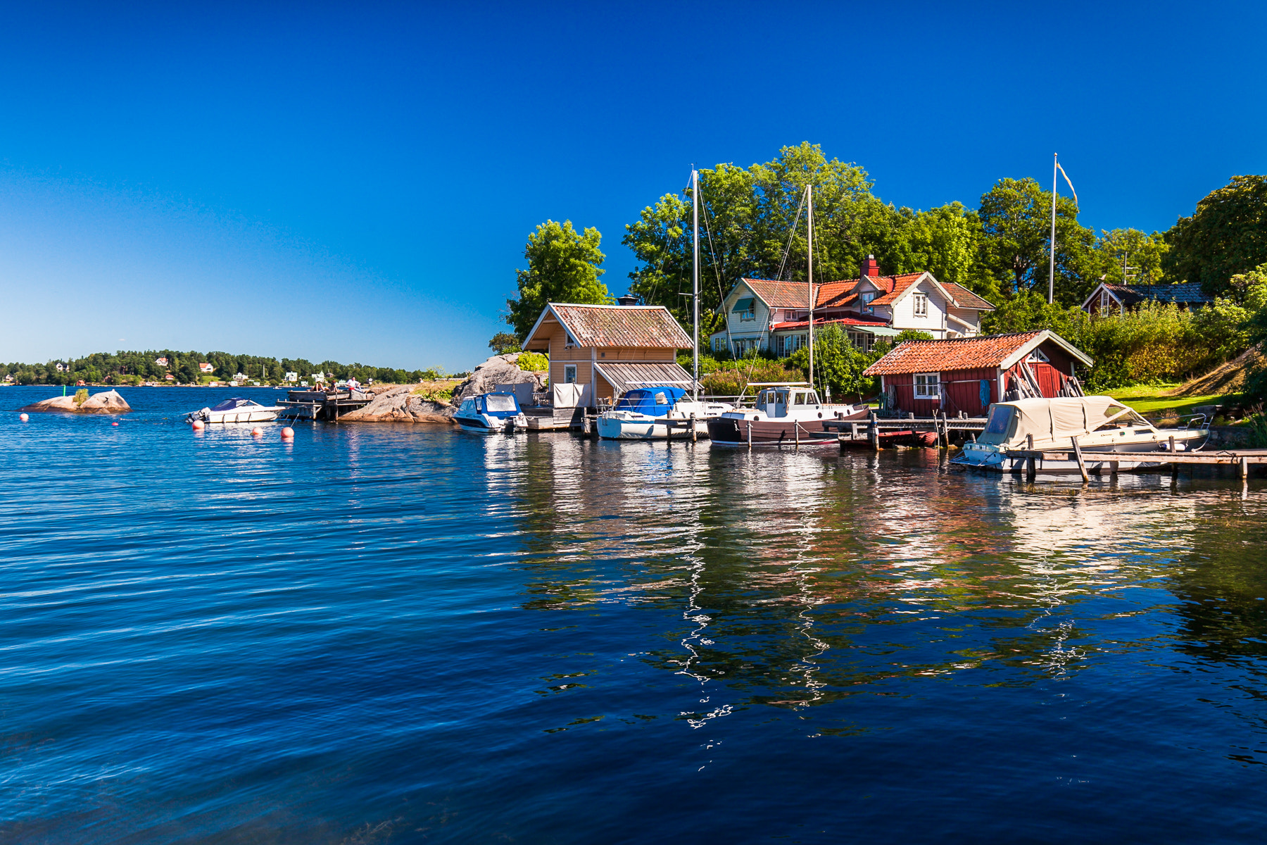 Canon EOS 5D Mark II + Canon EF 16-35mm F4L IS USM sample photo. Vaxholm photography