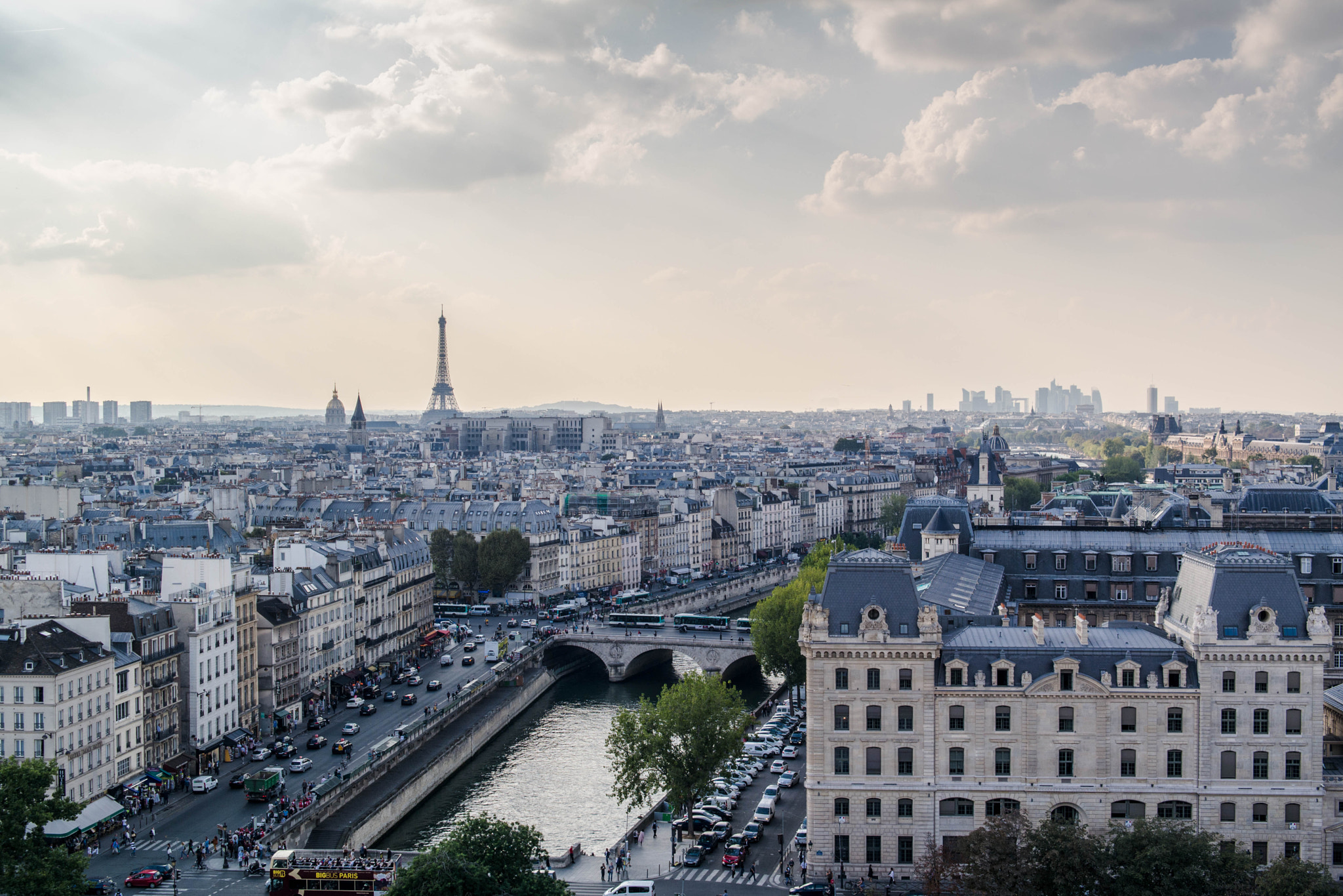 Samsung NX300M + Samsung NX 18-55mm F3.5-5.6 OIS sample photo. The view from notre dame photography