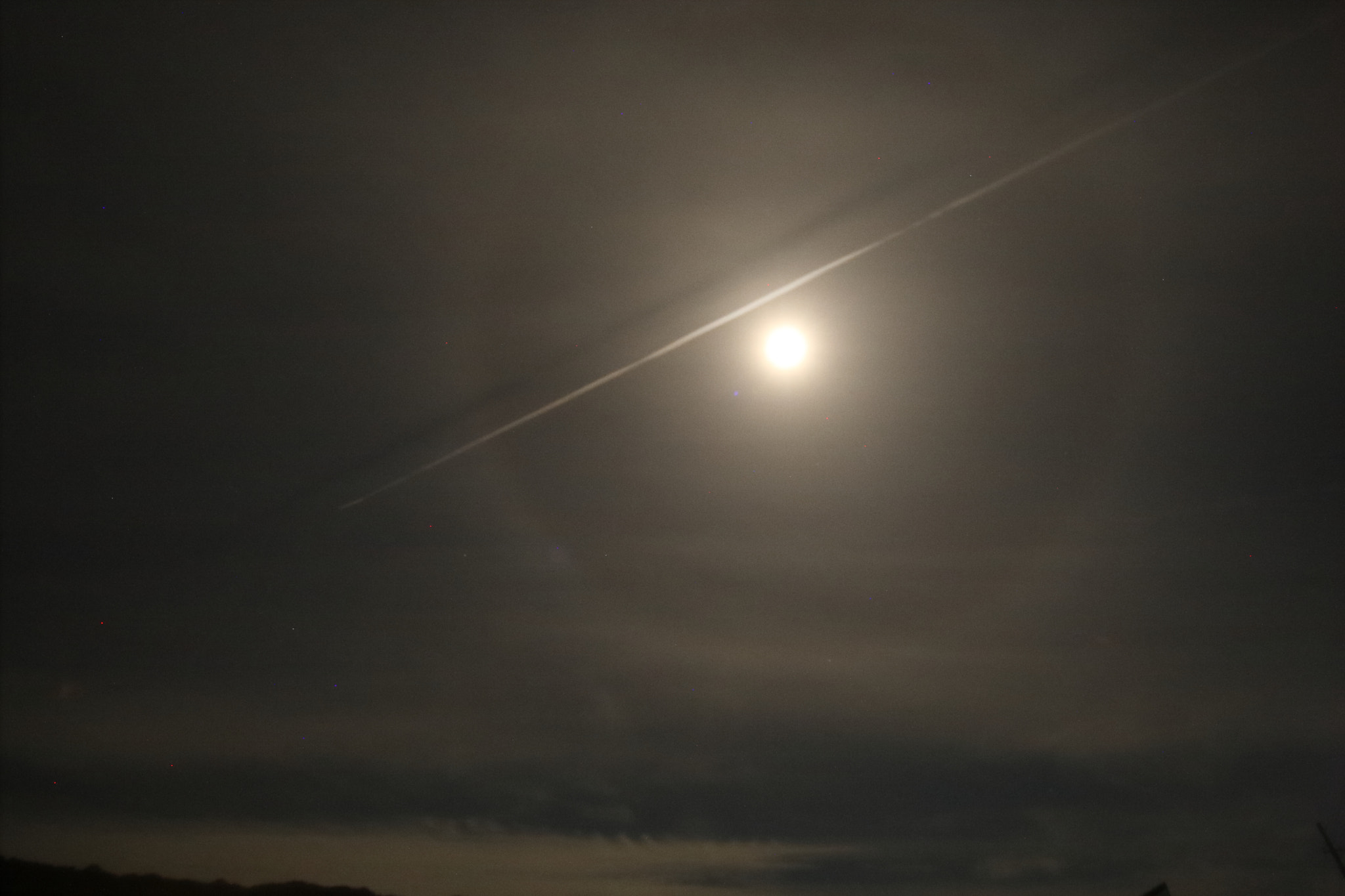 Canon EOS-1D Mark III sample photo. Lunar halo photography