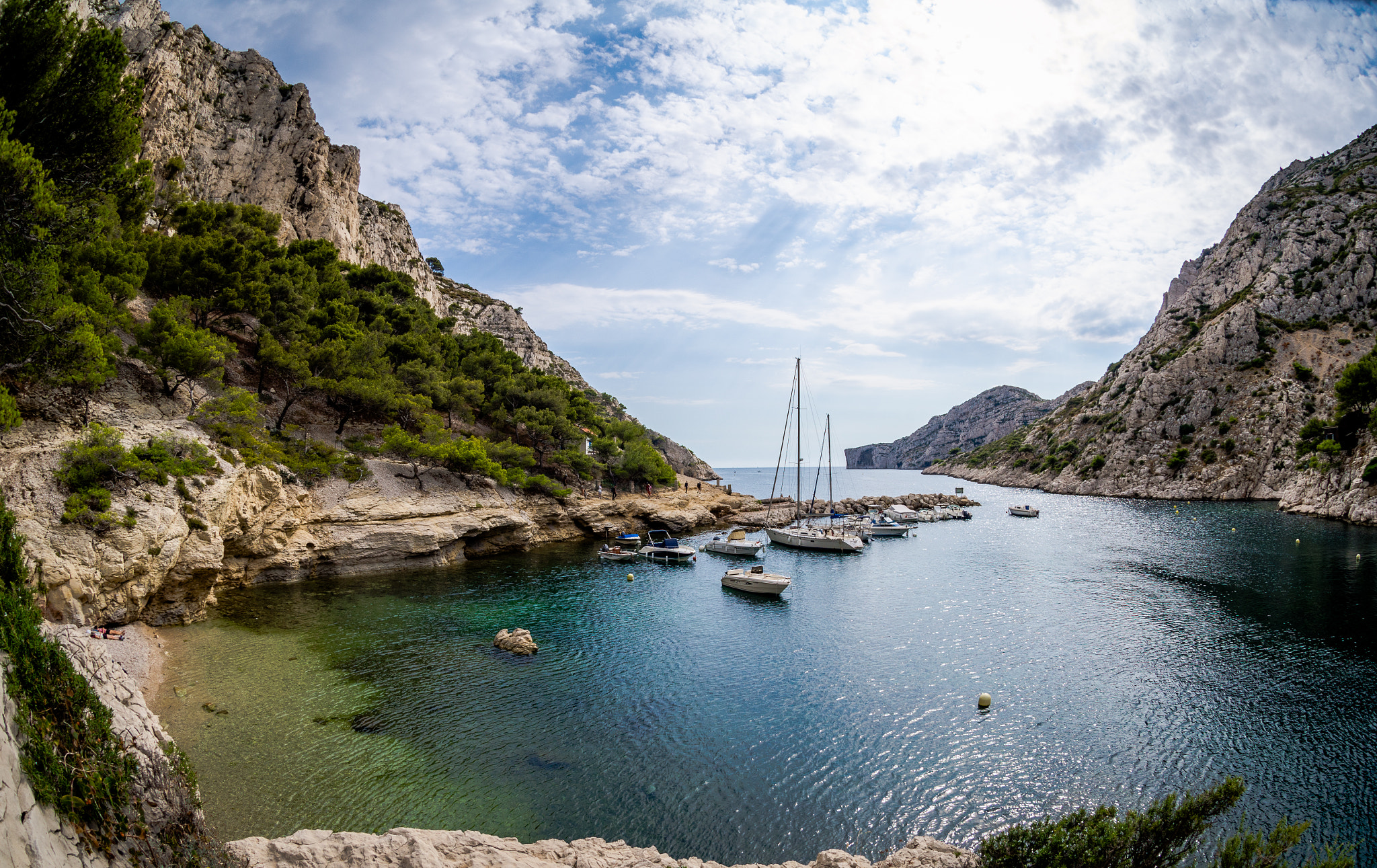 Nikon AF DX Fisheye-Nikkor 10.5mm F2.8G ED sample photo. Calanques photography