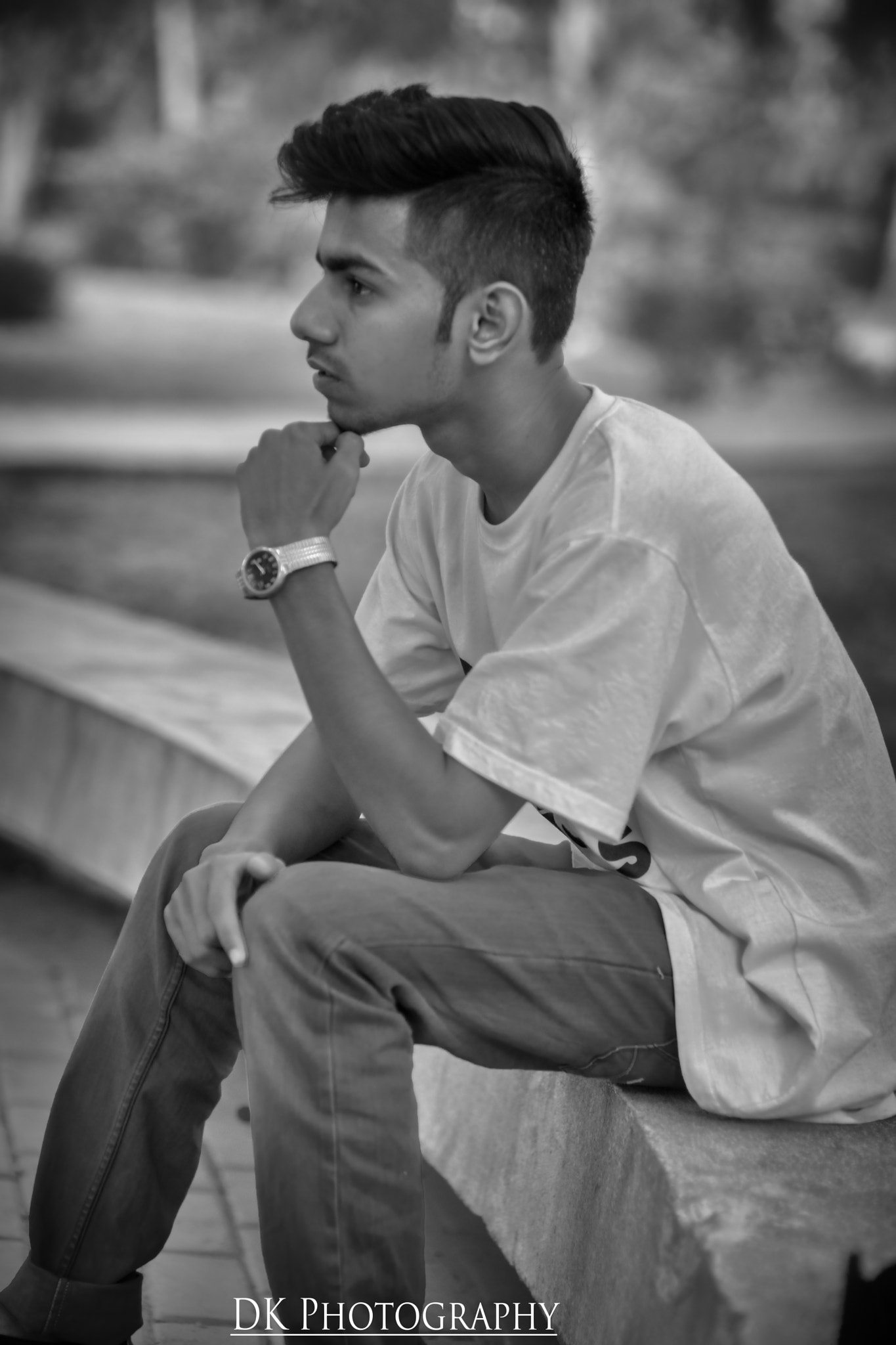 Sigma 85mm F1.4 EX DG HSM sample photo. Listening & thinking photography