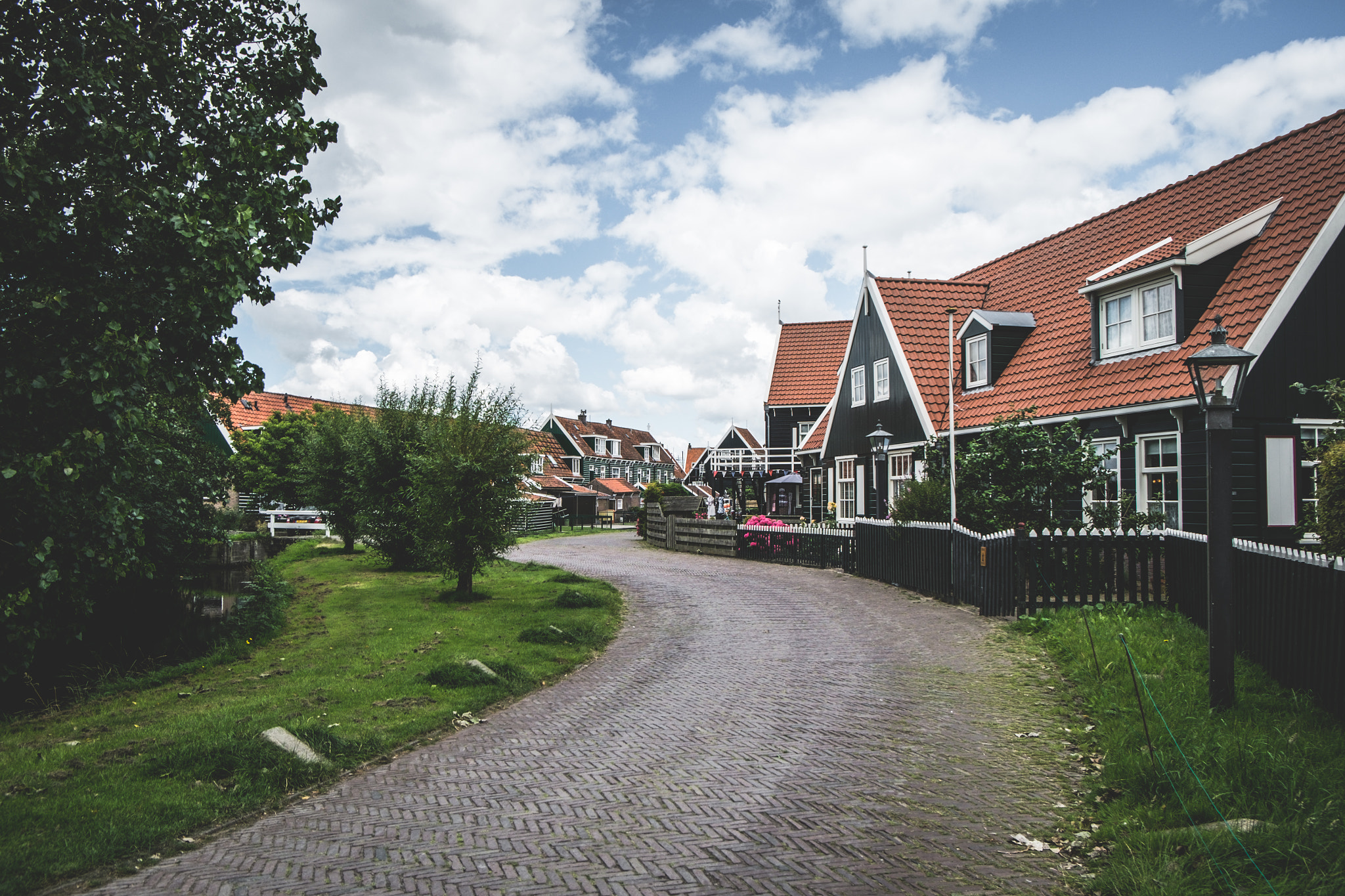 Fujifilm XC 16-50mm F3.5-5.6 OIS sample photo. I want to live here photography