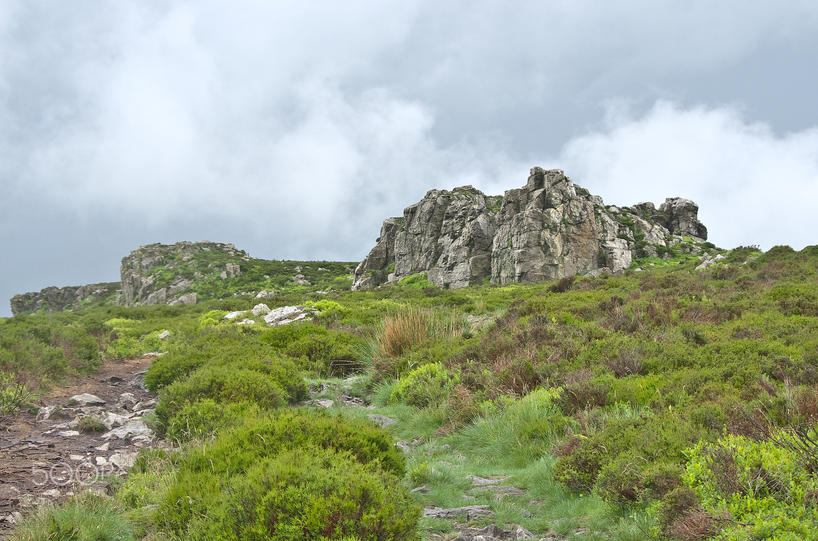 smc PENTAX-DA L 55-300mmF4-5.8ED sample photo. Hiking on the stiperstones photography