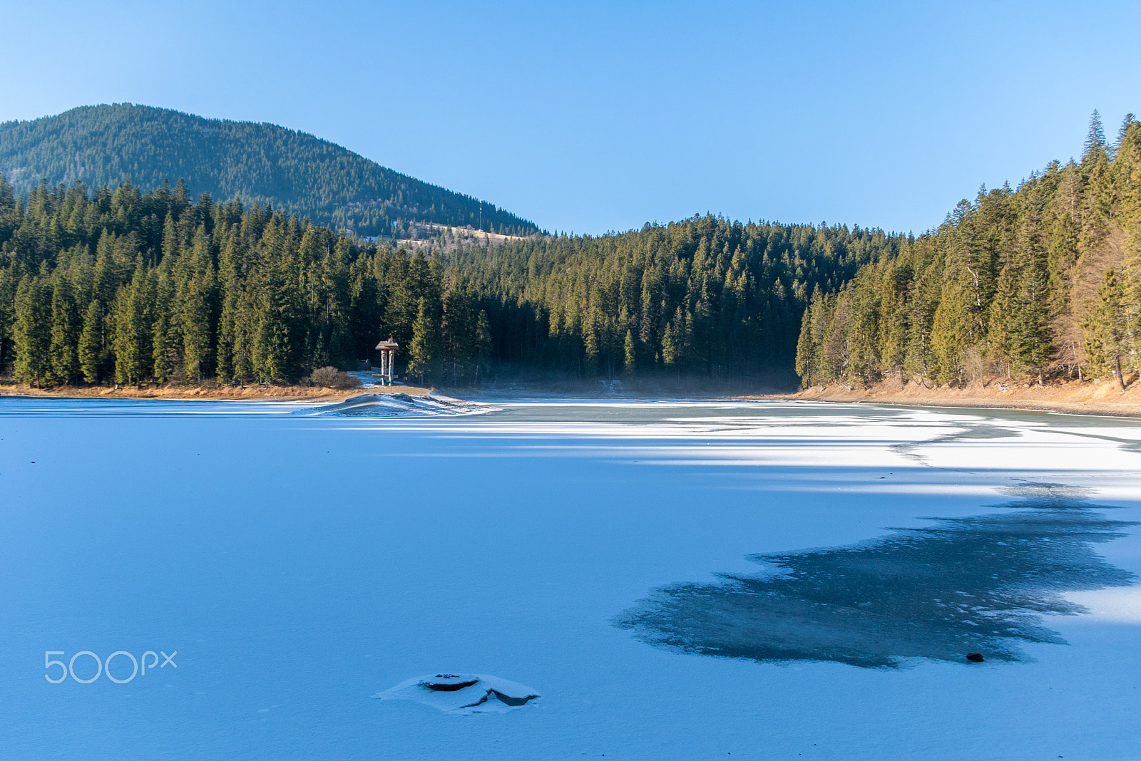 Pentax *ist DL sample photo. A morning on the lake synevir. photography