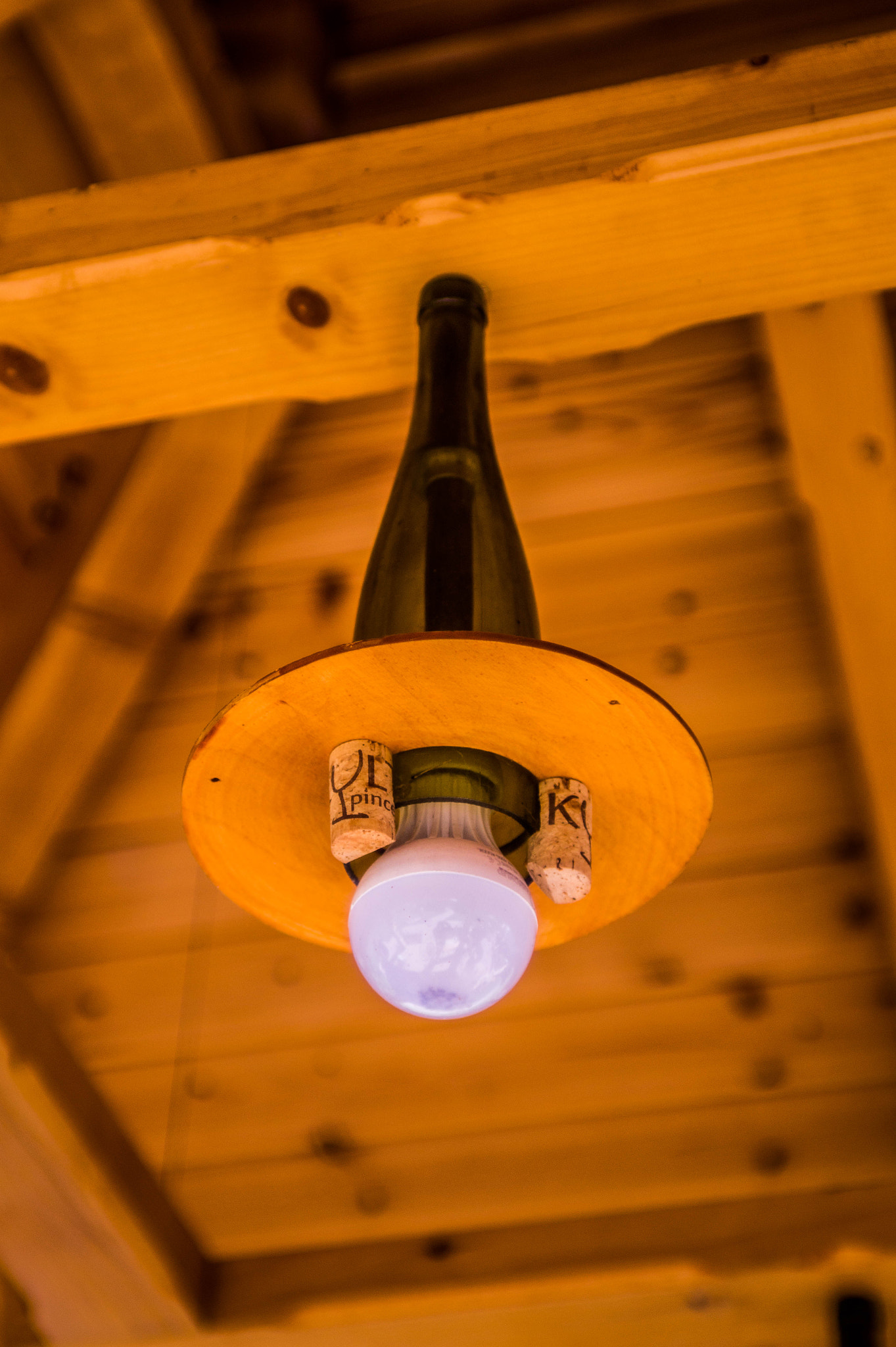 Minolta AF 28-85mm F3.5-4.5 New sample photo. Lamp photography