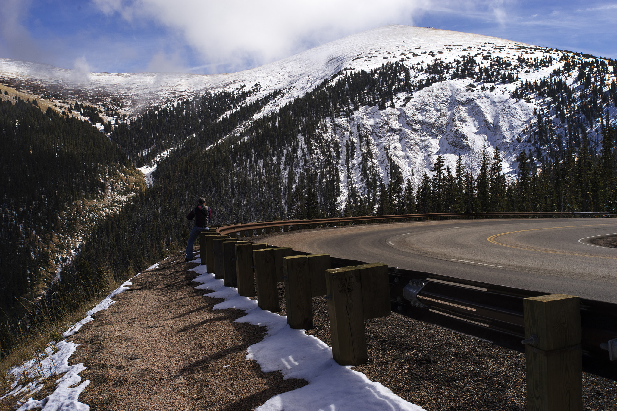 Sony a7 + 35-70mm F4 sample photo. By the highway photography