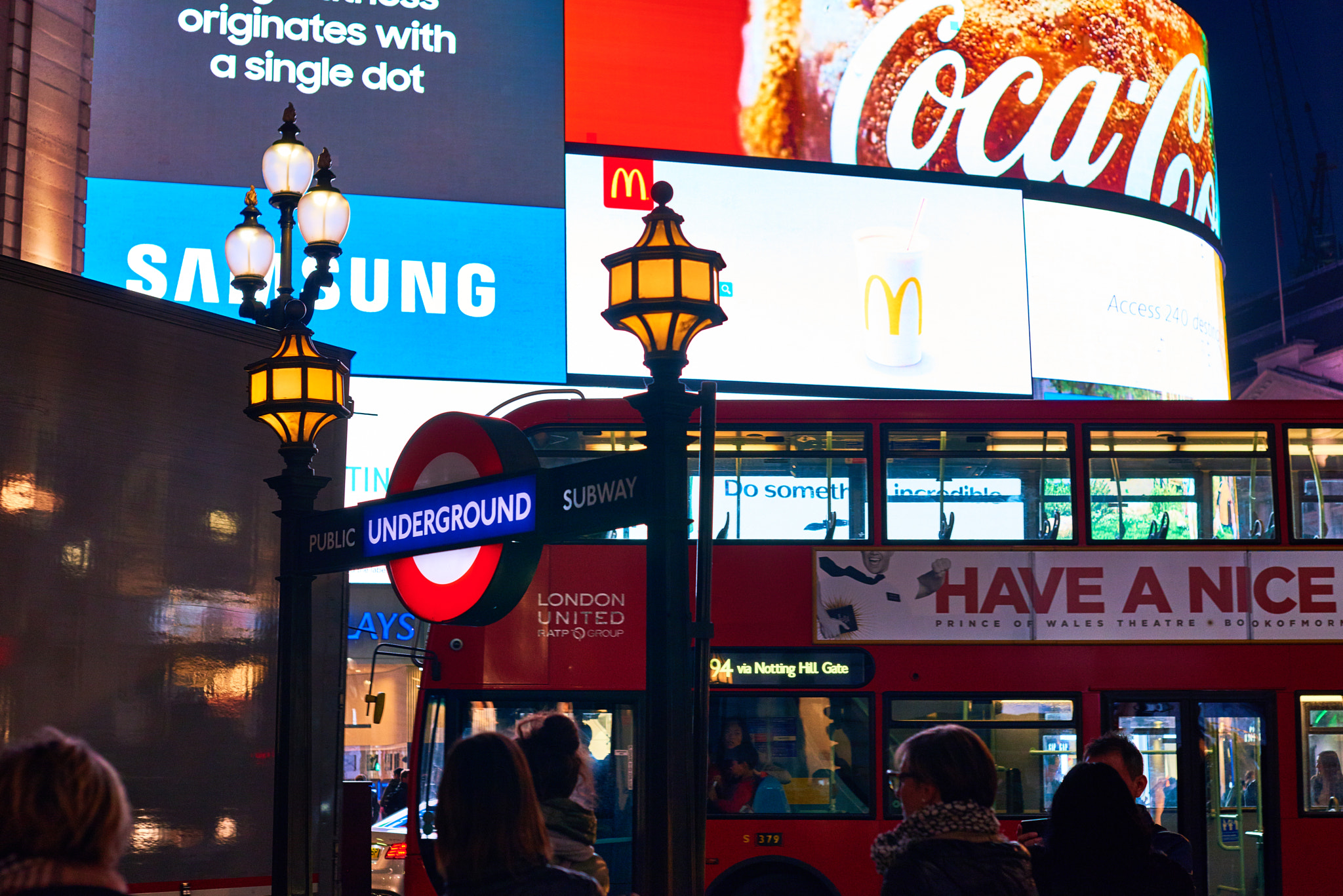 Nikon AF-S Nikkor 50mm F1.4G sample photo. London, picadilly circus photography