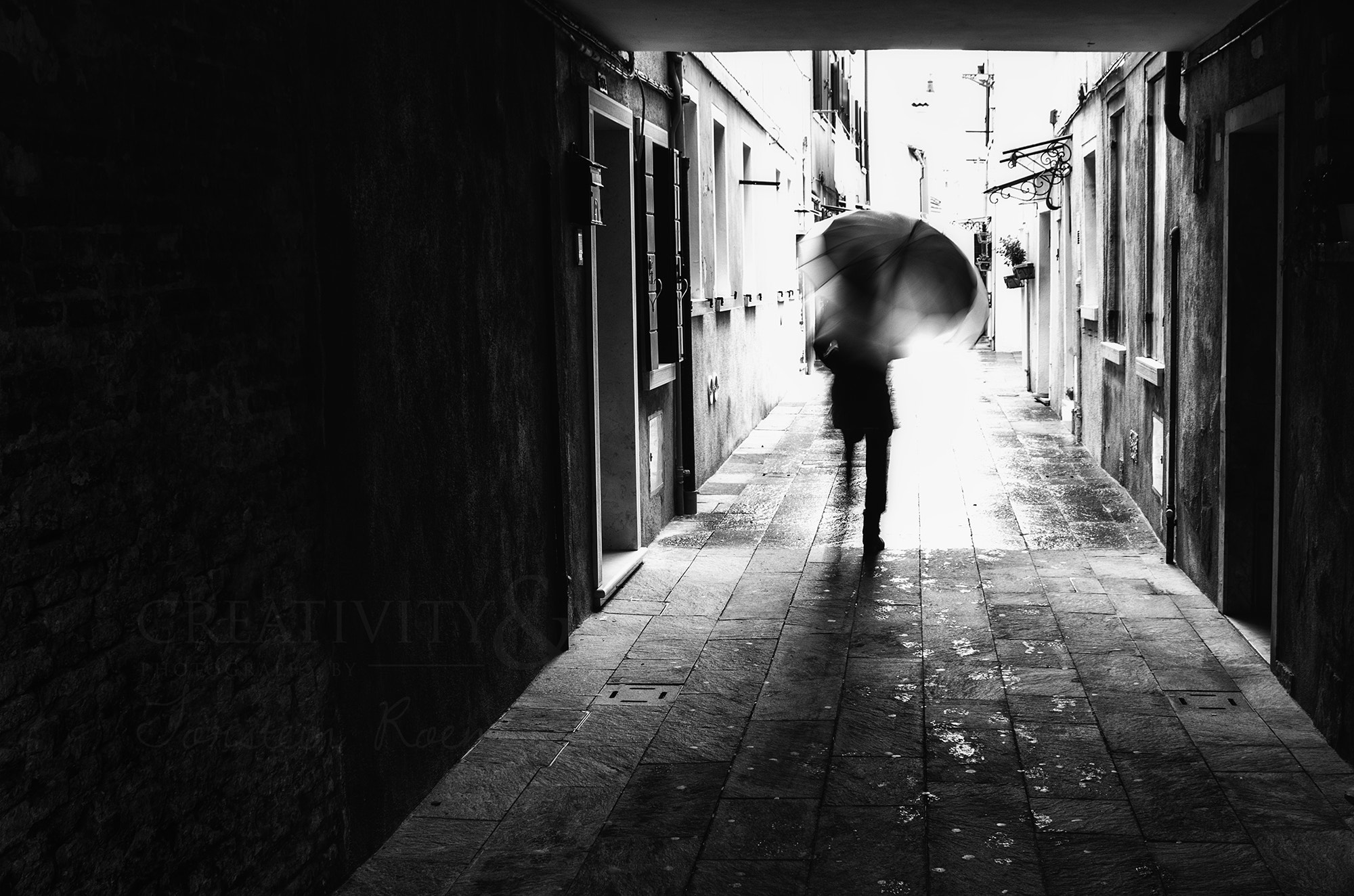 PENTAX-F 28-80mm F3.5-4.5 sample photo. Into the rain photography