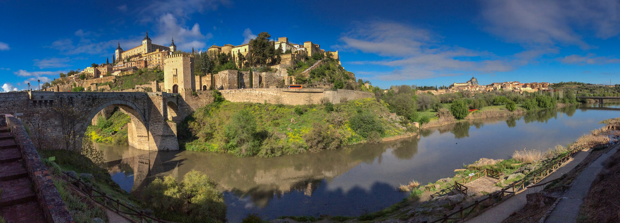iPad mini 2 back camera 3.3mm f/2.4 sample photo. View of the puente of alcántara (left) from the east photography