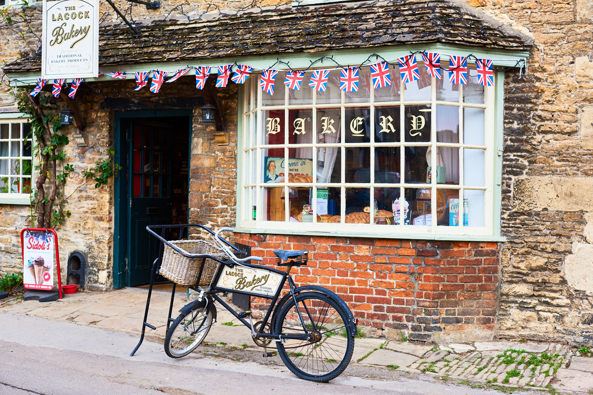 Nikon AF-S Nikkor 50mm F1.4G sample photo. Lacock, united kingdom photography