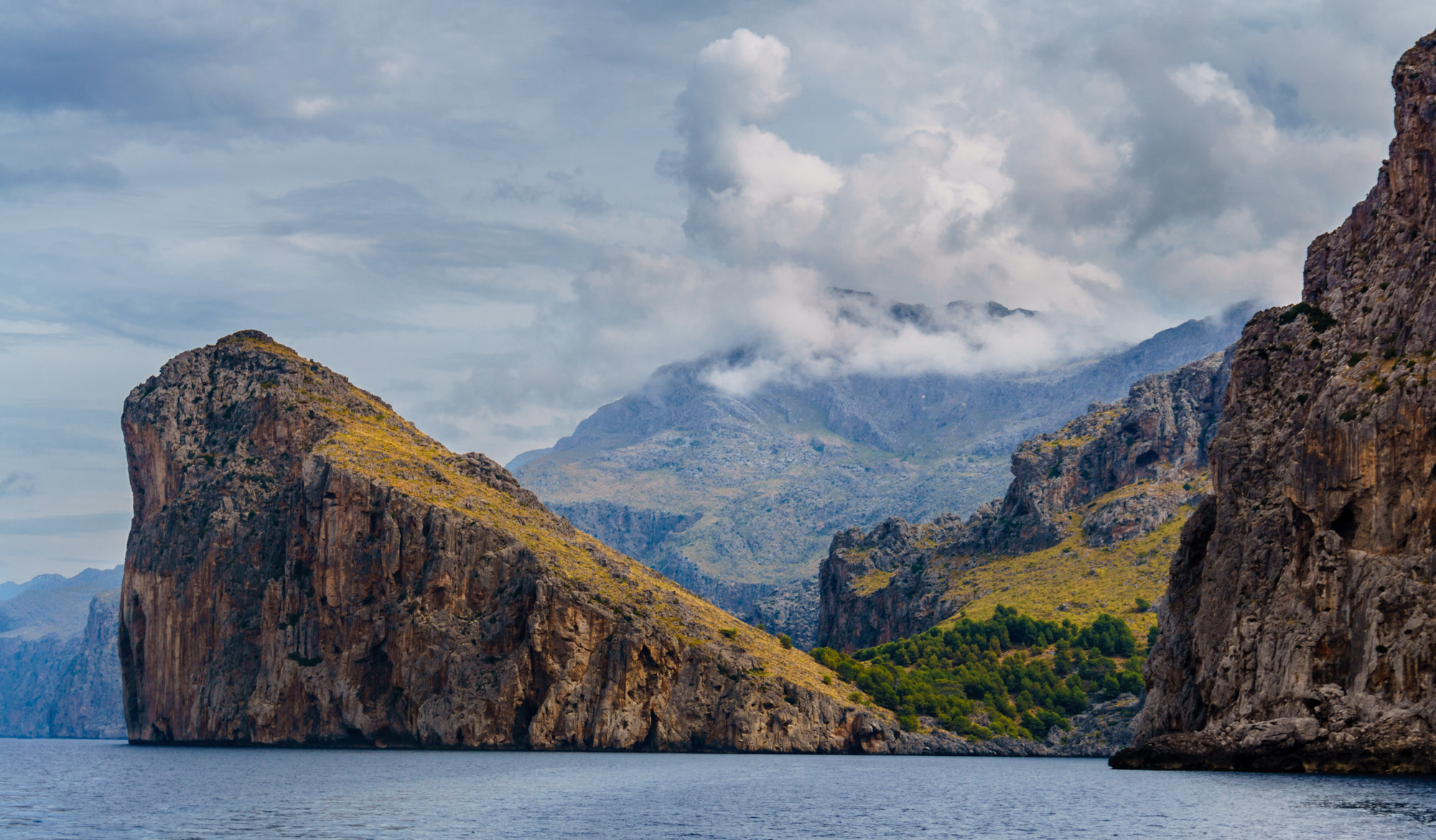 Sony E 18-200mm F3.5-6.3 OSS sample photo. The steep coast photography