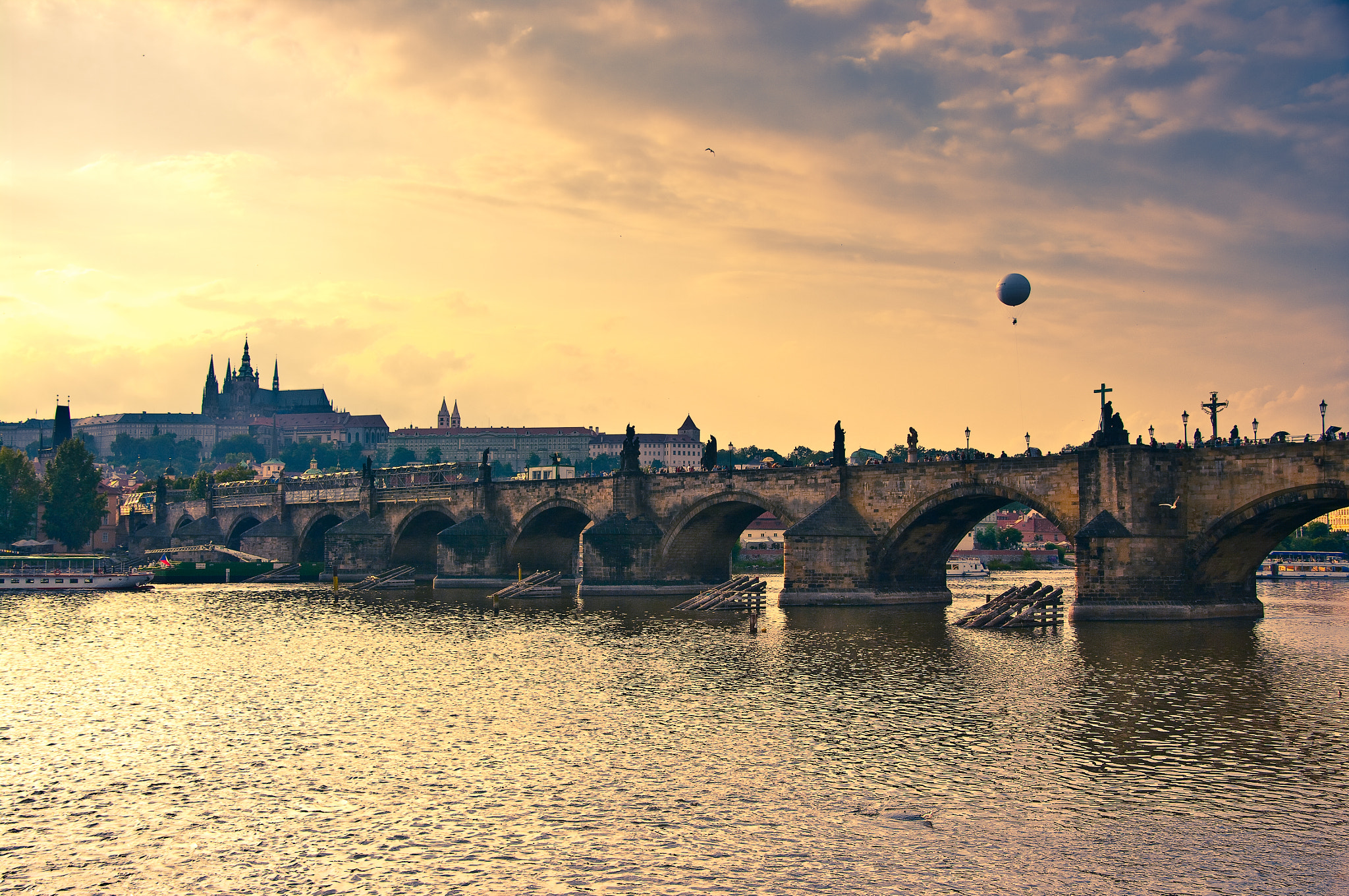 Pentax K20D sample photo. Sunset in prague photography