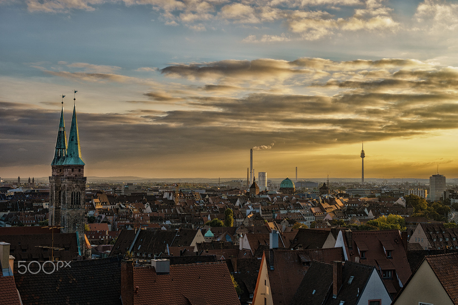 Sony ILCA-77M2 + Sony DT 35mm F1.8 SAM sample photo. Sunset in nuremberg photography