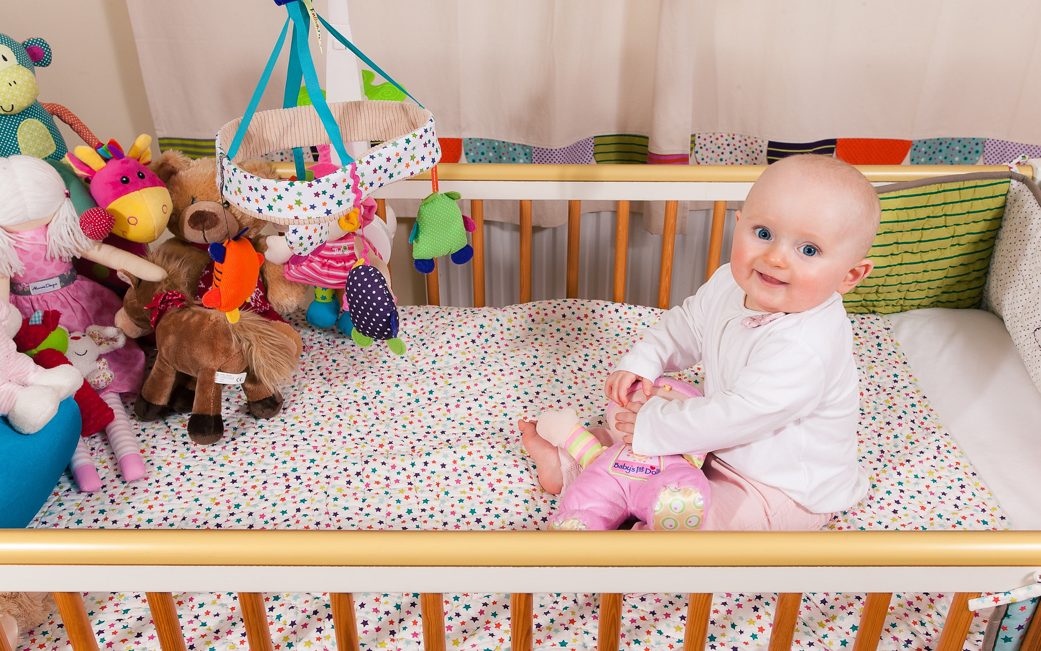 Canon EOS-1Ds Mark III sample photo. Evie in her crib photography