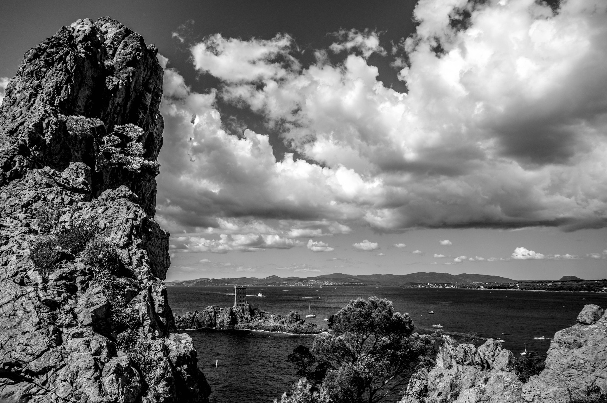 Pentax K-3 sample photo. Ile d'or en blanc et noir photography