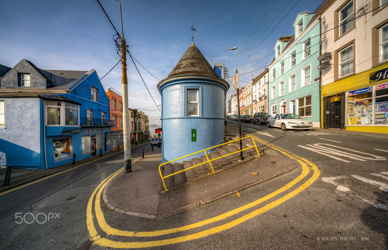 Voigtlander HELIAR-HYPER WIDE 10mm F5.6 sample photo. Street of cobh photography