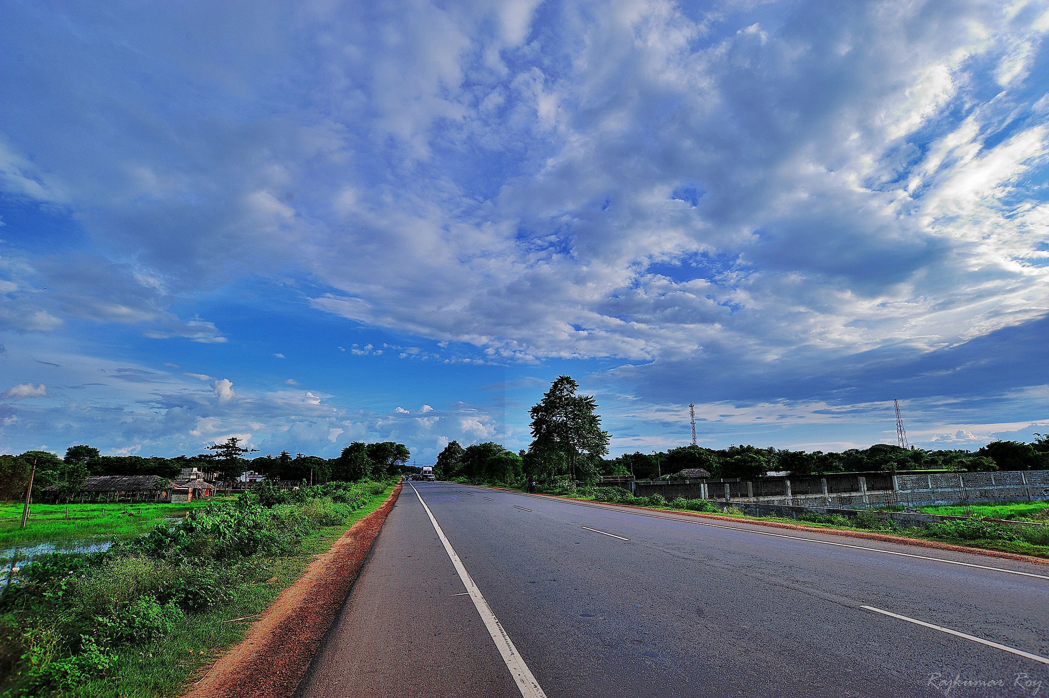 Nikon D700 + Nikon AF Nikkor 18-35mm F3.5-4.5D IF ED sample photo. Highway photography