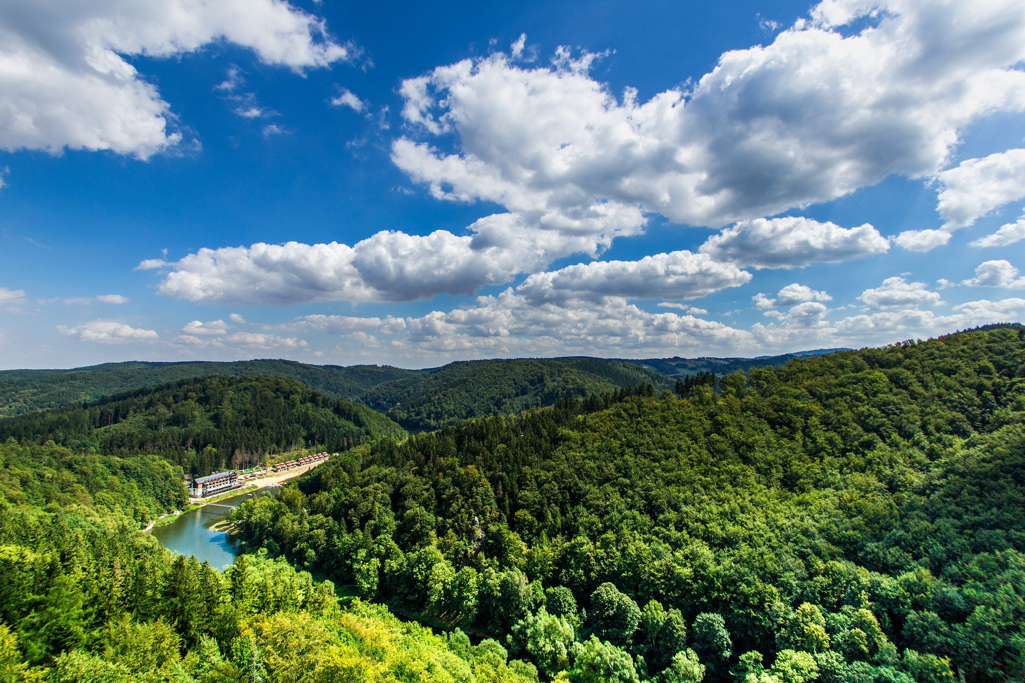 Sigma 10-20mm F3.5 EX DC HSM sample photo. Over by mountains photography