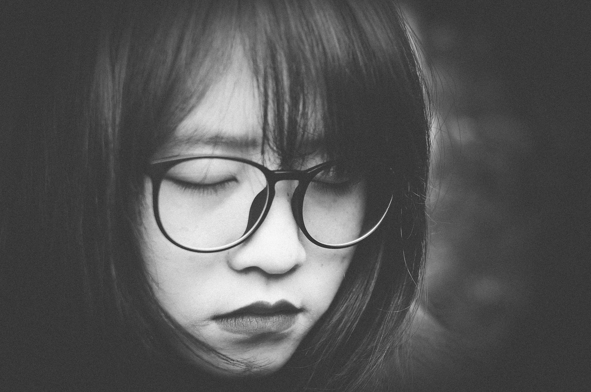 Nikon D300S + Nikon AF Nikkor 35mm F2D sample photo. Sad girl photography