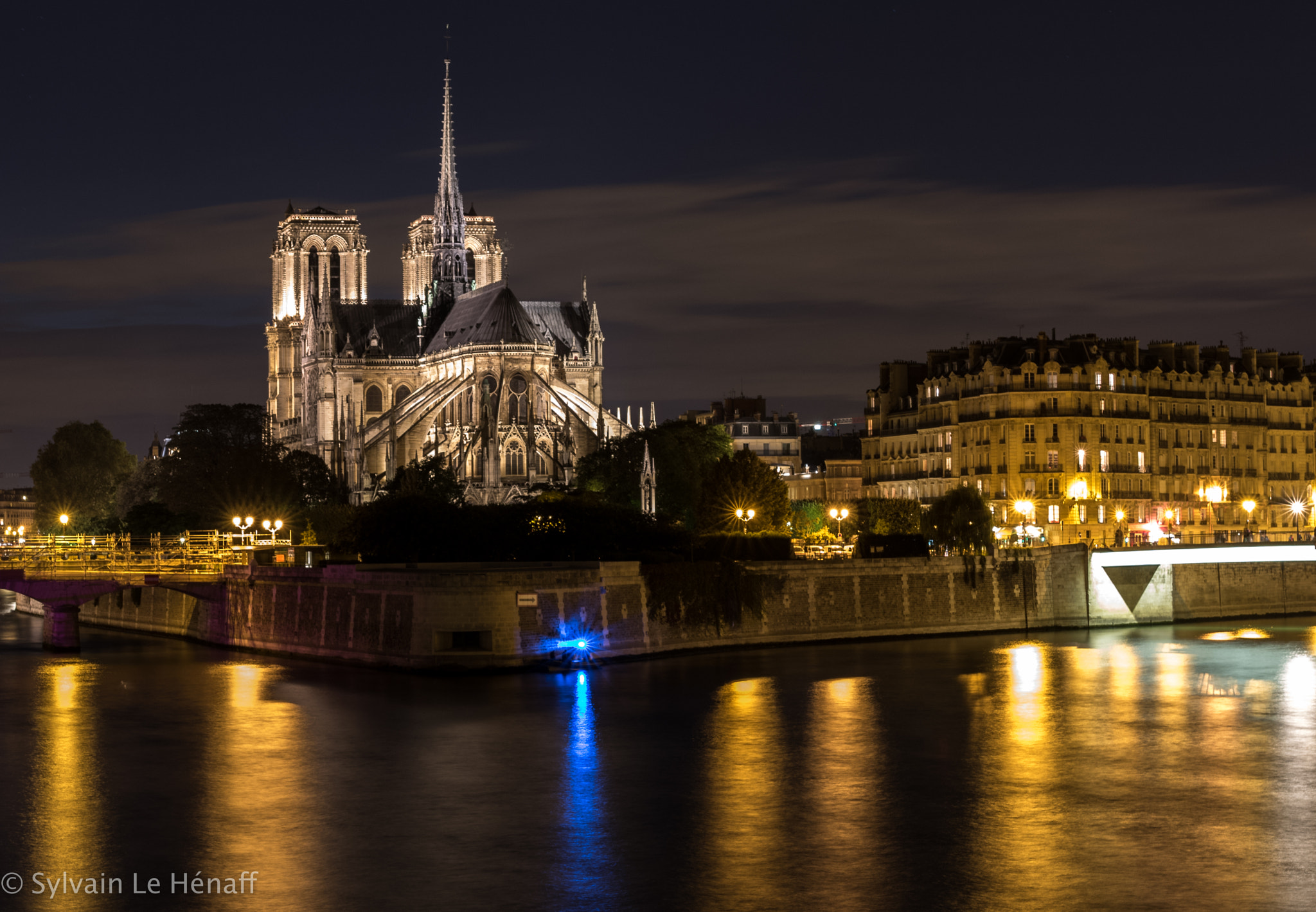 Sigma 35mm F1.4 DG HSM Art sample photo. Une nuit à notre-dame photography