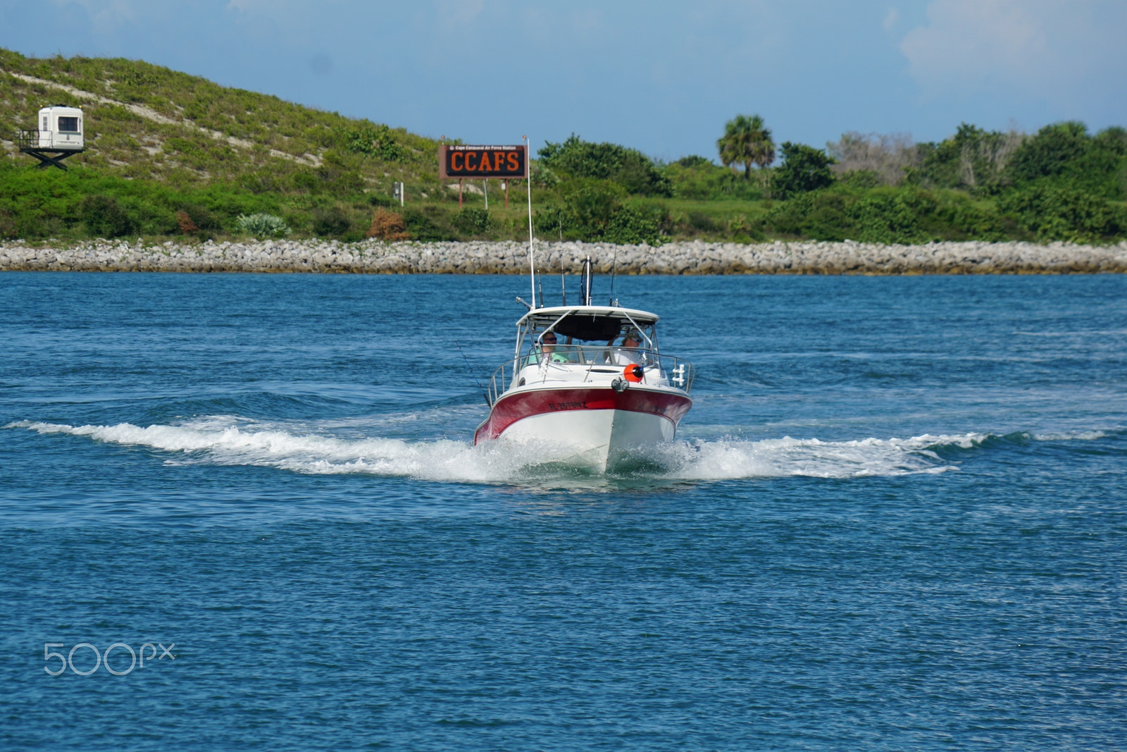 Sony FE 24-240mm F3.5-6.3 OSS sample photo. Boat photography