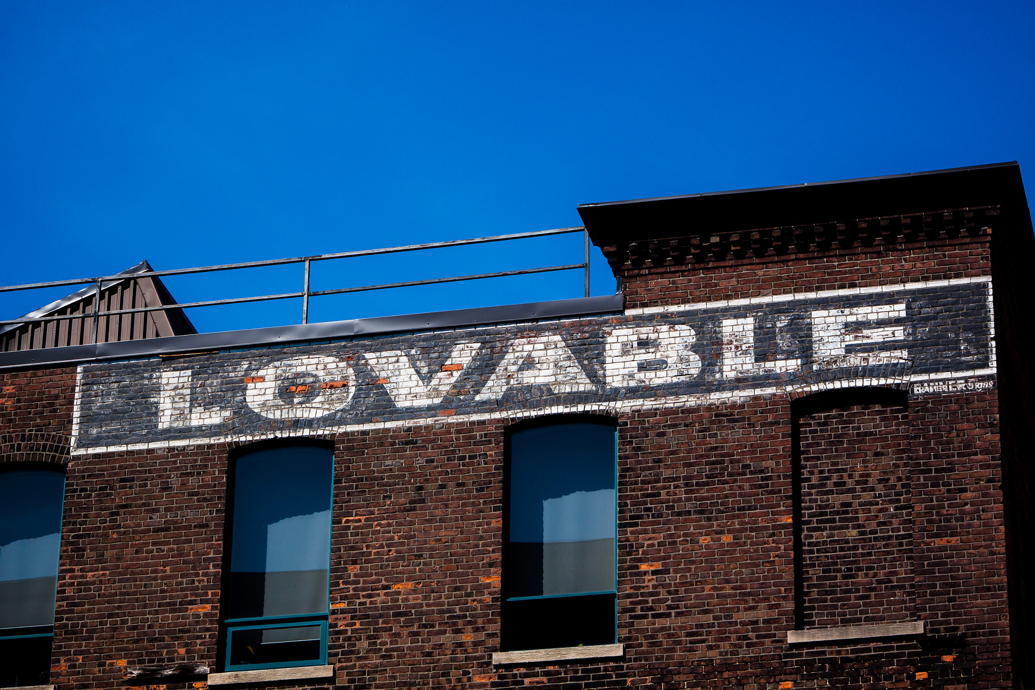 Sigma 70-300mm F4-5.6 APO DG Macro sample photo. Old painted sign on building. photography