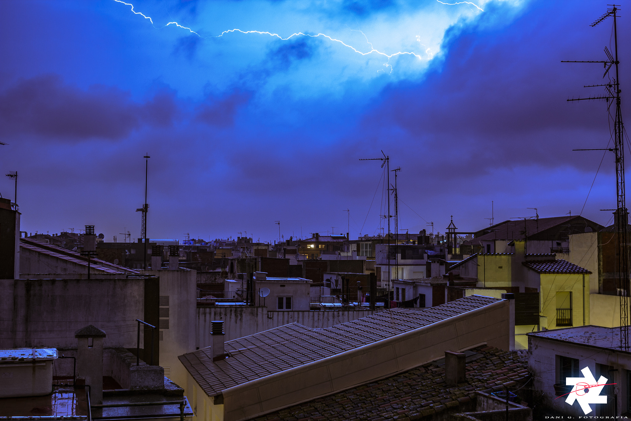Canon EF 24-105mm F3.5-5.6 IS STM sample photo. Electrizante photography