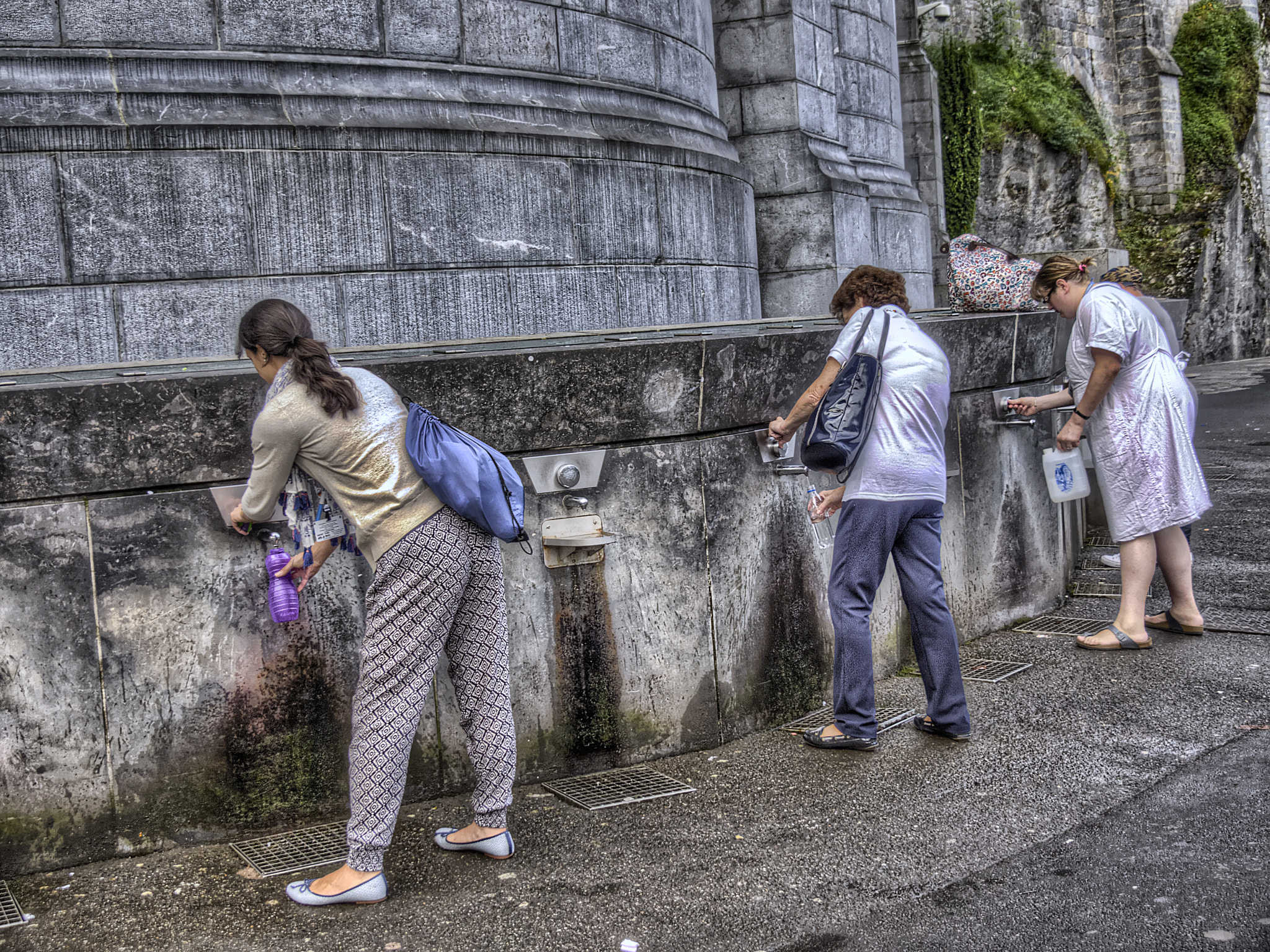 Olympus PEN E-PL1 sample photo. Agua de lourdes photography
