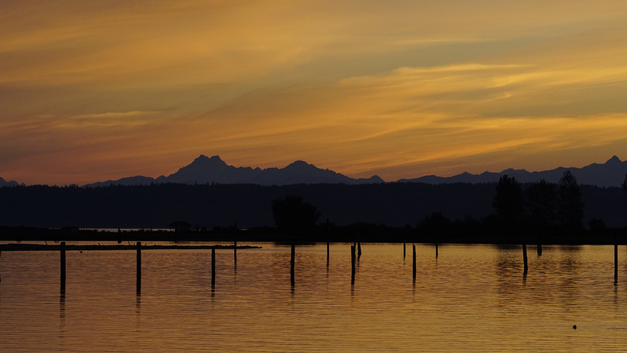 Sony FE 70-300mm F4.5-5.6 G OSS sample photo. Waterfront sunset photography