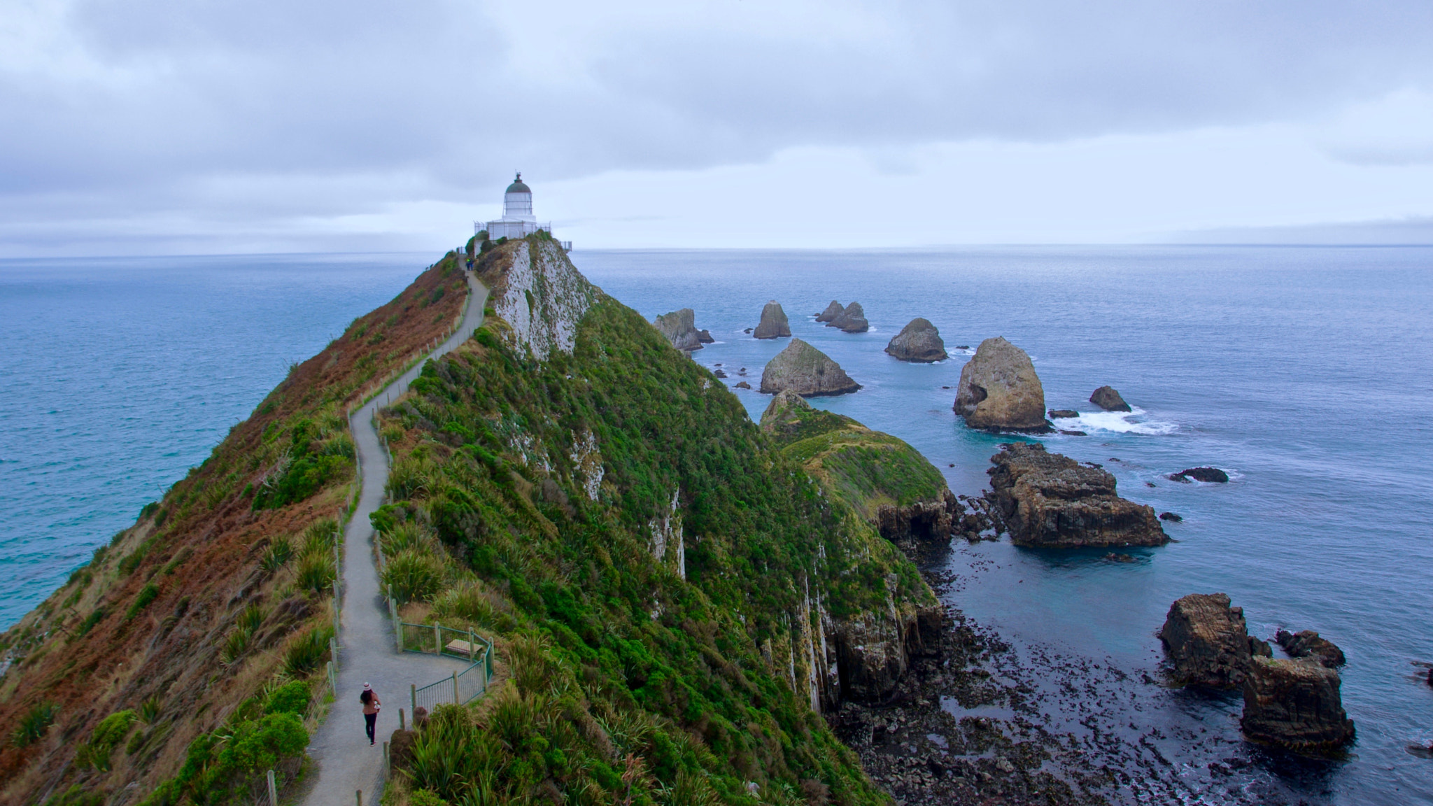 Pentax K-7 + Tamron SP AF 17-50mm F2.8 XR Di II LD Aspherical (IF) sample photo. Nugget point lighthouse photography
