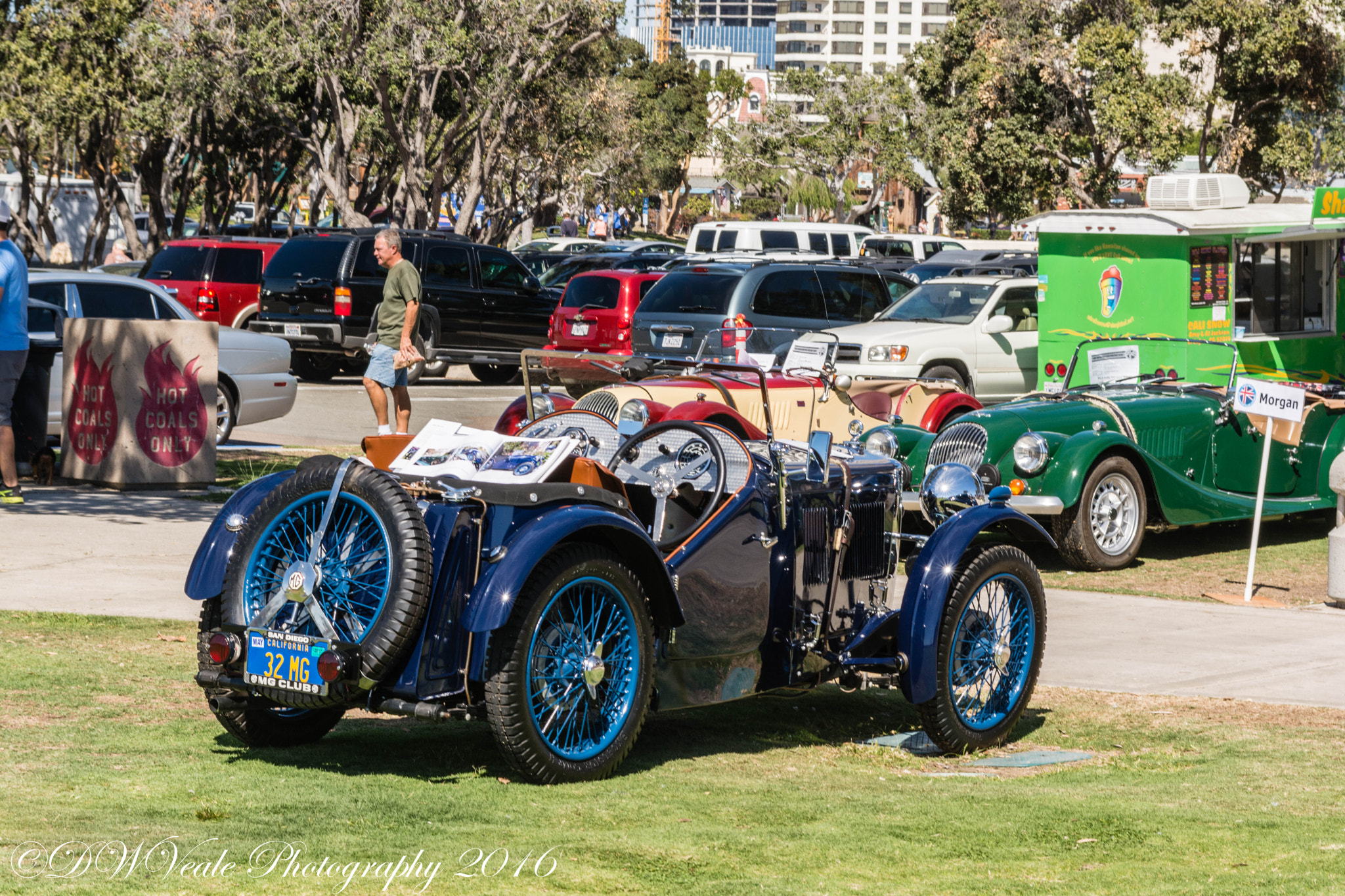 Nikon D7100 + Sigma 24-70mm F2.8 EX DG Macro sample photo. British car show photography