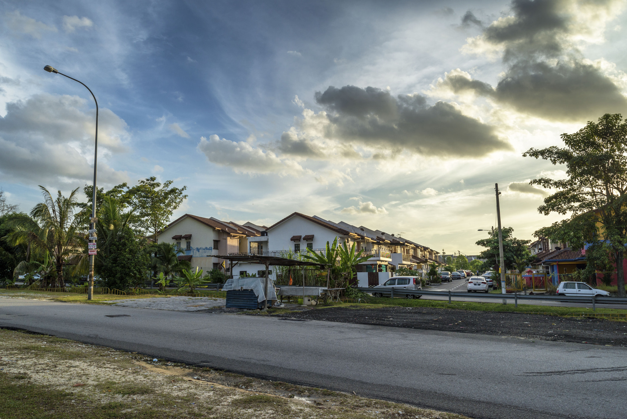 AF Zoom-Nikkor 28-80mm f/3.3-5.6G sample photo. Clear sky after the rain photography