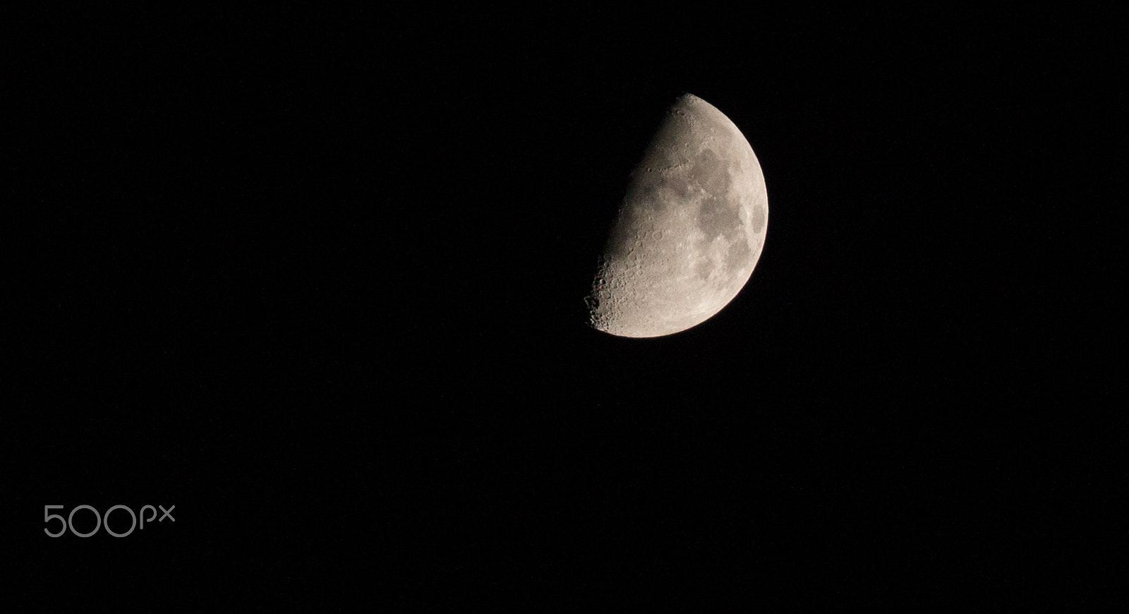 Canon EOS 650D (EOS Rebel T4i / EOS Kiss X6i) + Canon EF 70-200mm F4L IS USM sample photo. The moon photography