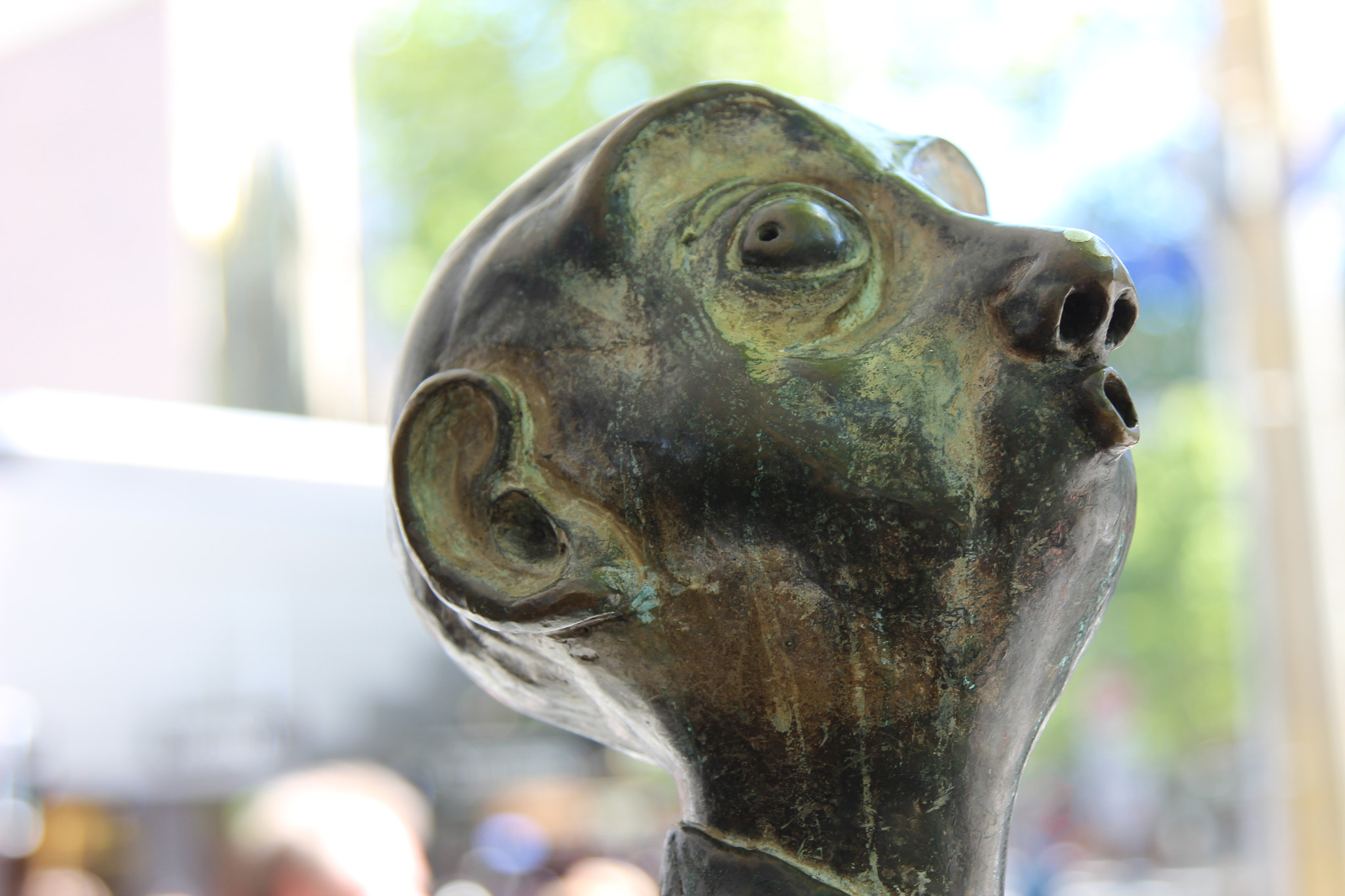 Canon EOS 600D (Rebel EOS T3i / EOS Kiss X5) sample photo. Statue swanson street melbourne photography