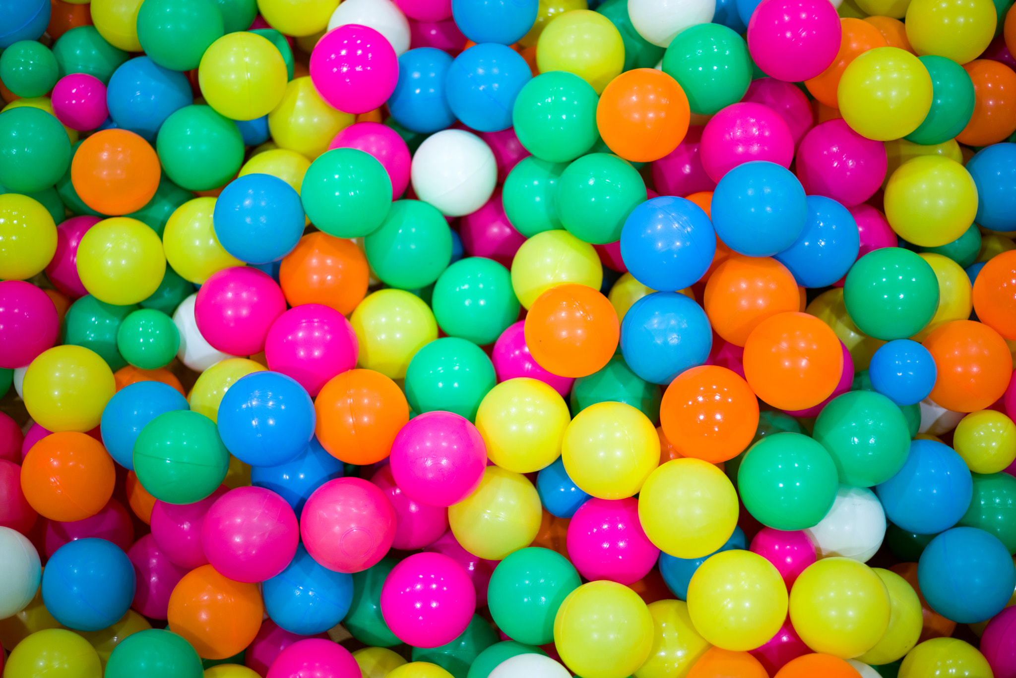 Summicron-M 1:2/50 sample photo. Balls photography
